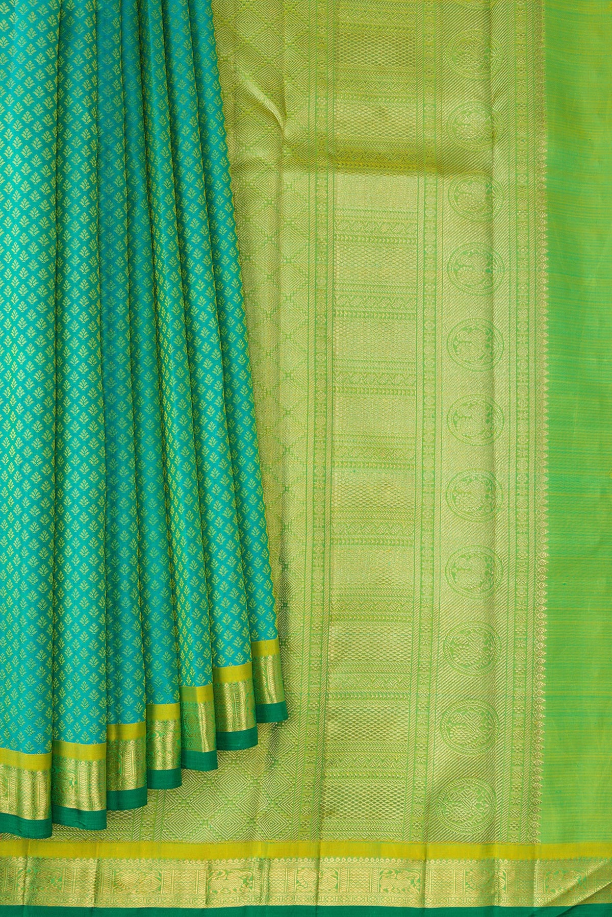 Pleats and pallu of Pure Silk Pure Zari Sea Green Dual Tone Kanchipuram Saree with Jacquard design on the body and Zari Border. 