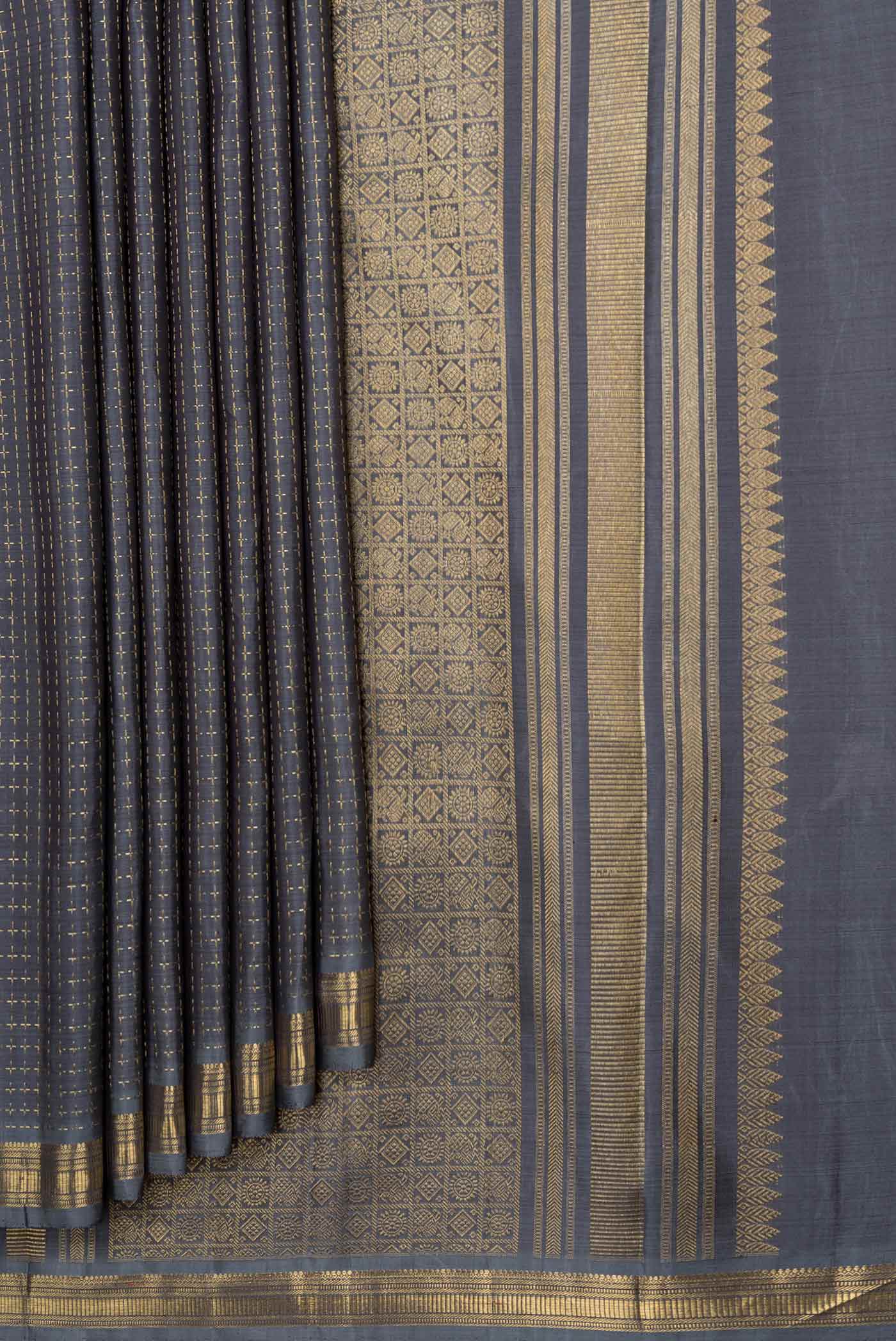 Pleats and pallu of Grey Dual Tone Kanchipuram Silk Saree with Checked design on the body and Zari Border
