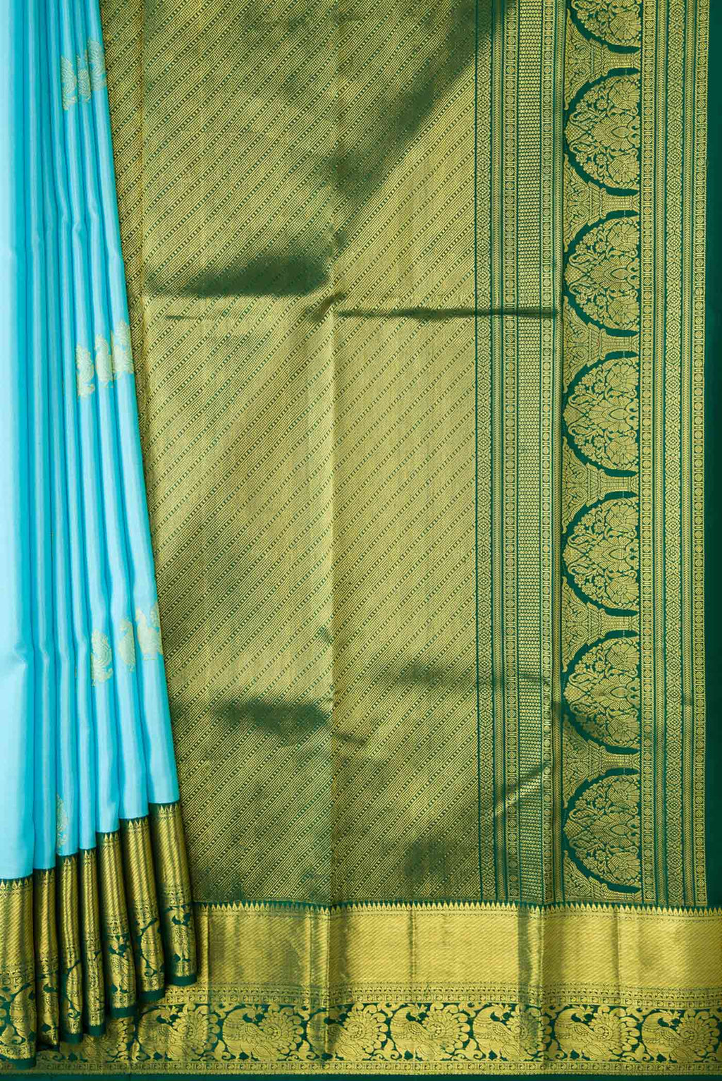 pleats pallu
