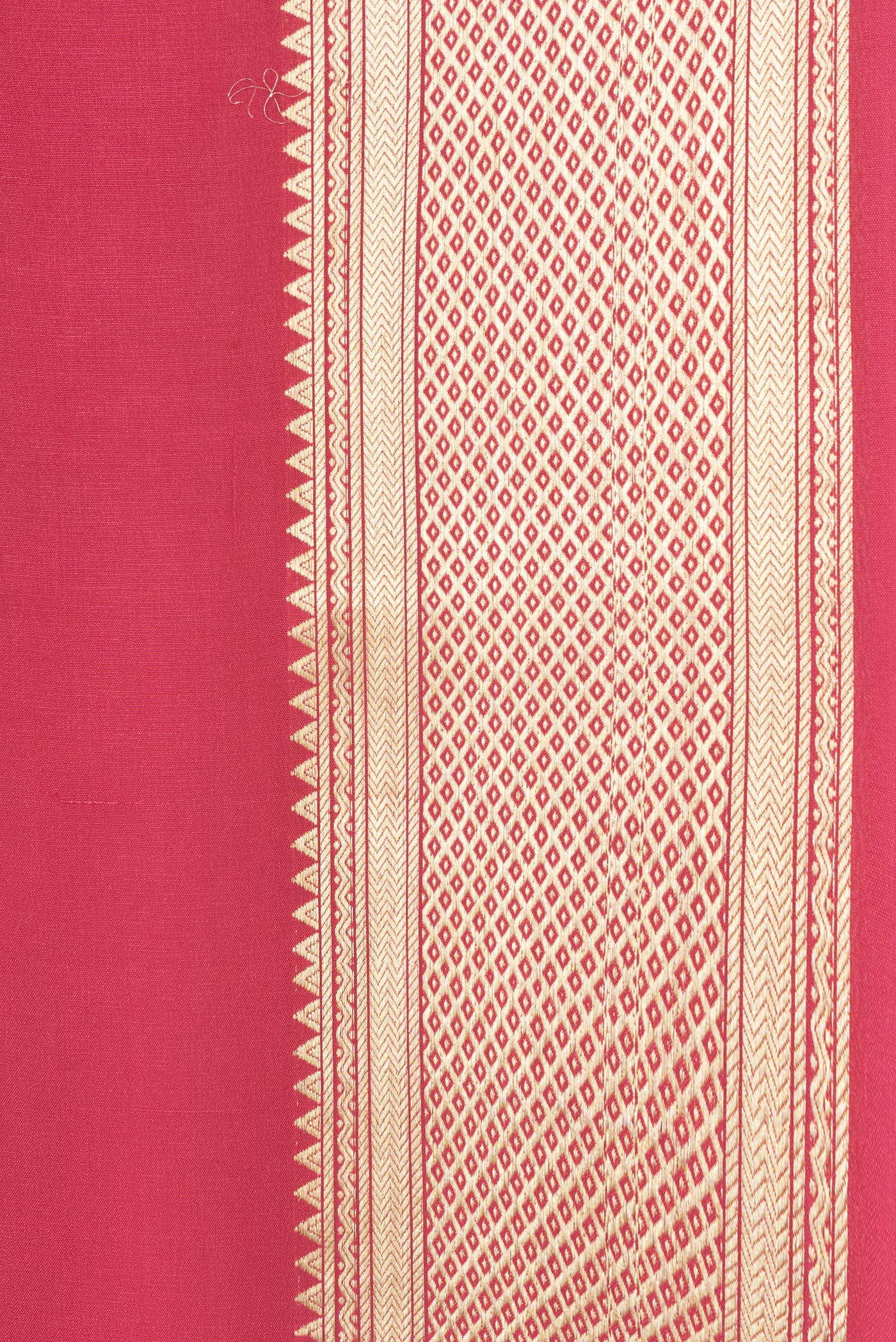 Border image of Pink Dual Tone Mysore Georgette Saree with Plain Body and Zari Border. 