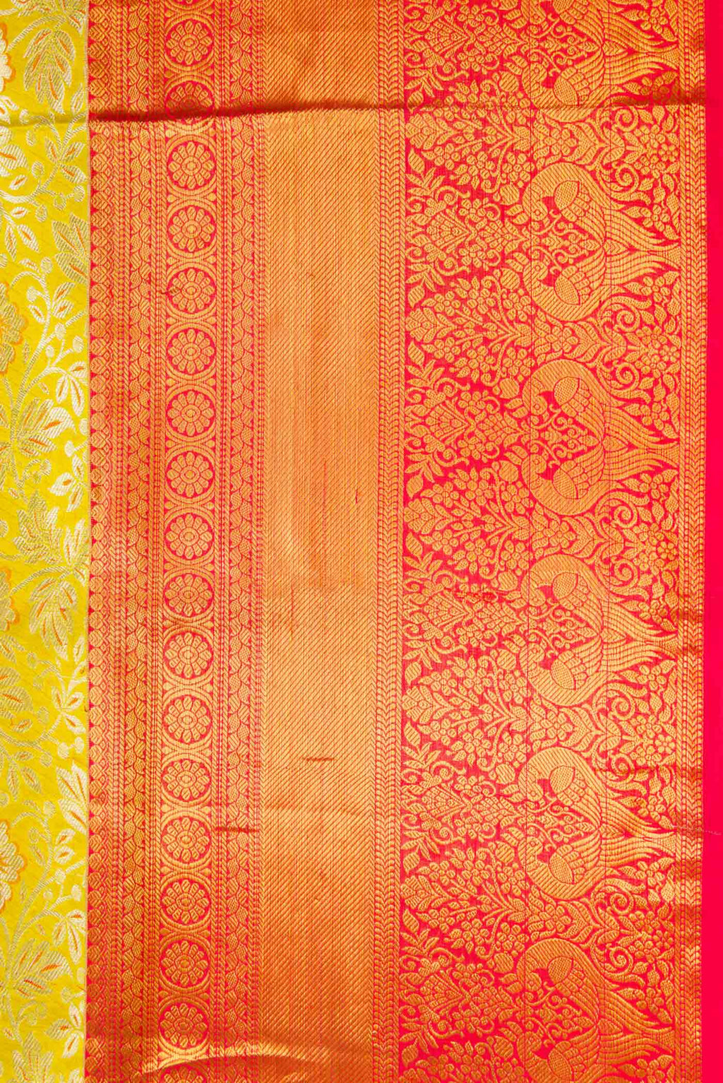 Border image of Parrot Green Dual Tone Kanjivaram Silk Saree with Zari Brocade on the body and Zari Border. 