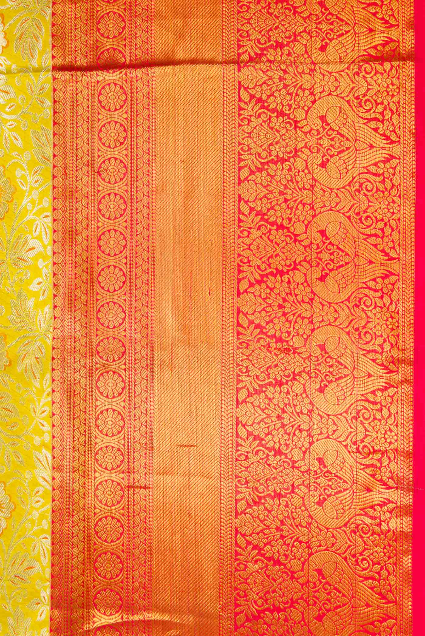 Border image of Parrot Green Dual Tone Kanjivaram Silk Saree with Zari Brocade on the body and Zari Border. 