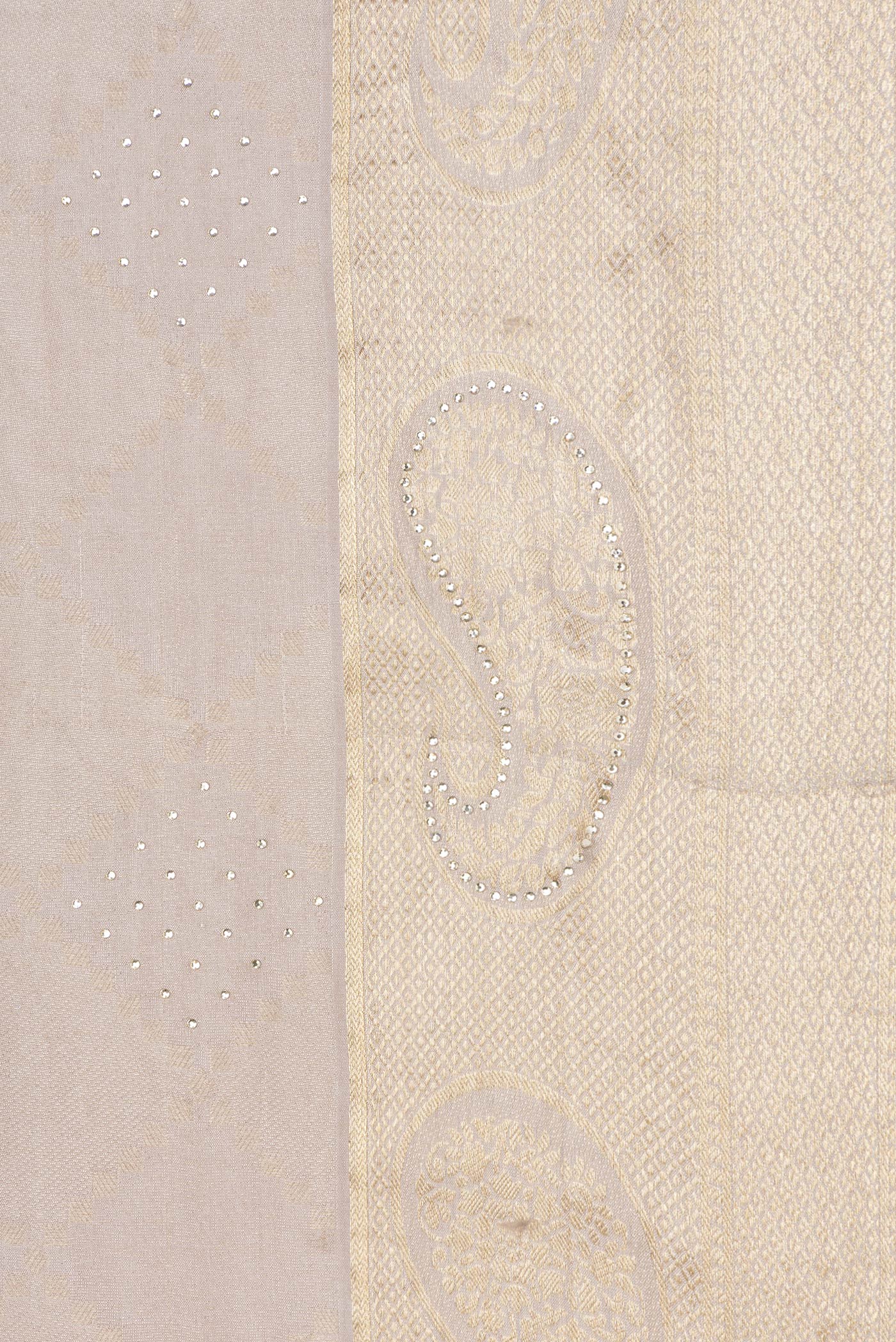 Border image of Beige Dual Tone Mysore Georgette Saree with Zari Brocade on the body and Zari Border. 