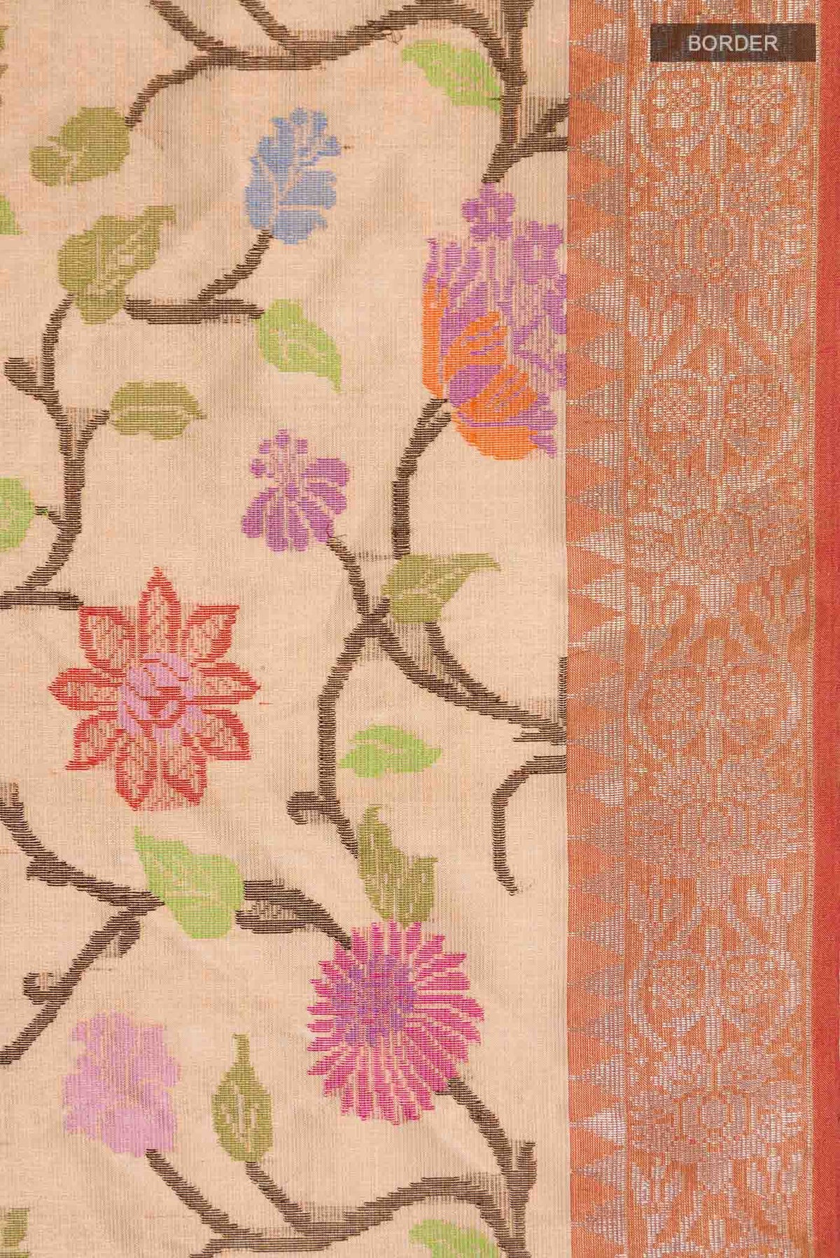 Border image of Peach Kota Silk Saree with Jacquard With Zari Butta on the body and Zari Border