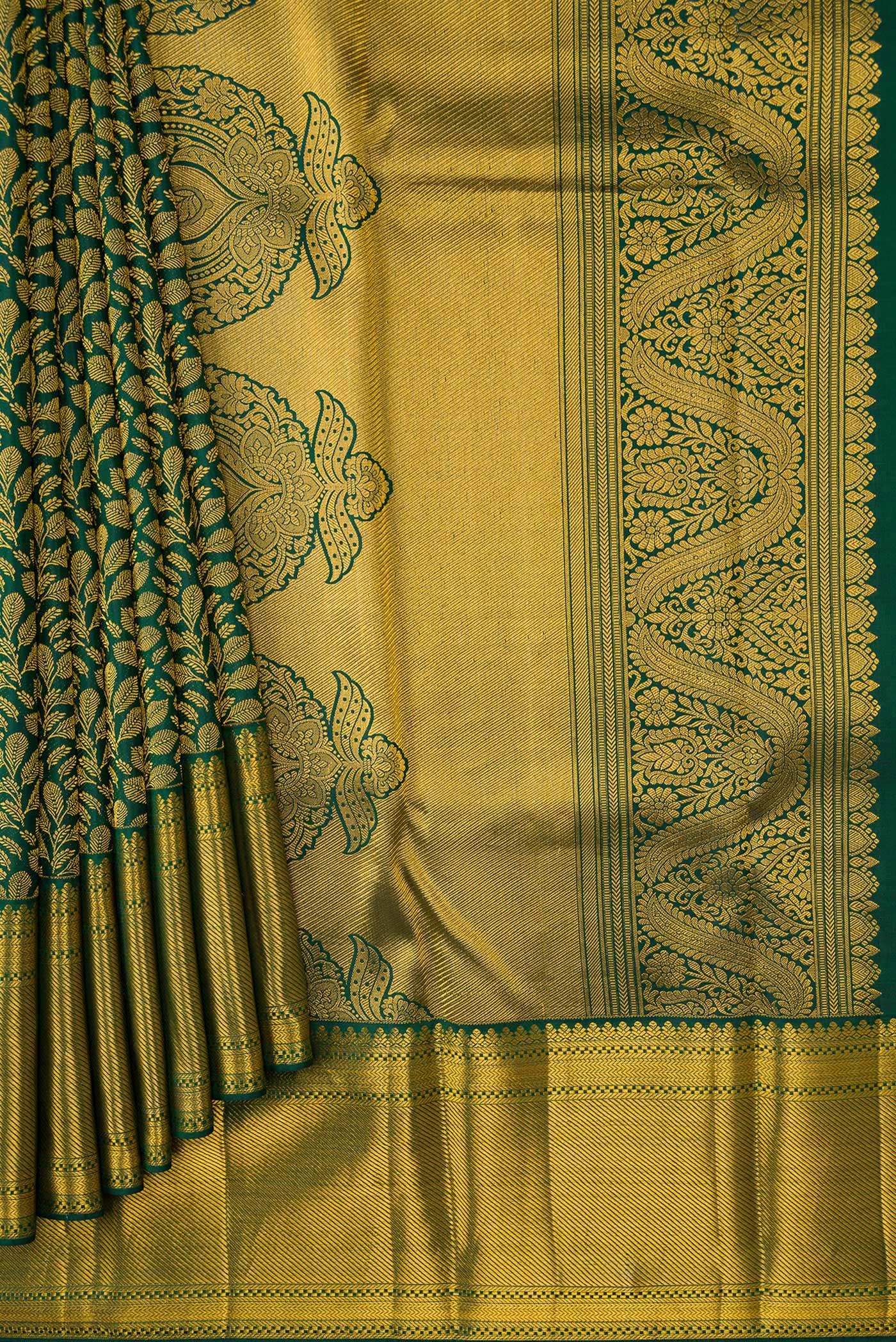 Pleats and pallu of Green Dual Tone Kanjivaram Silk Saree with Zari Brocade on the body and Zari Border. 