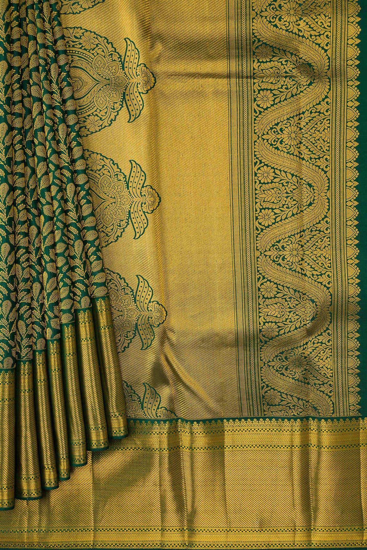 Pleats and pallu of Green Dual Tone Kanjivaram Silk Saree with Zari Brocade on the body and Zari Border. 