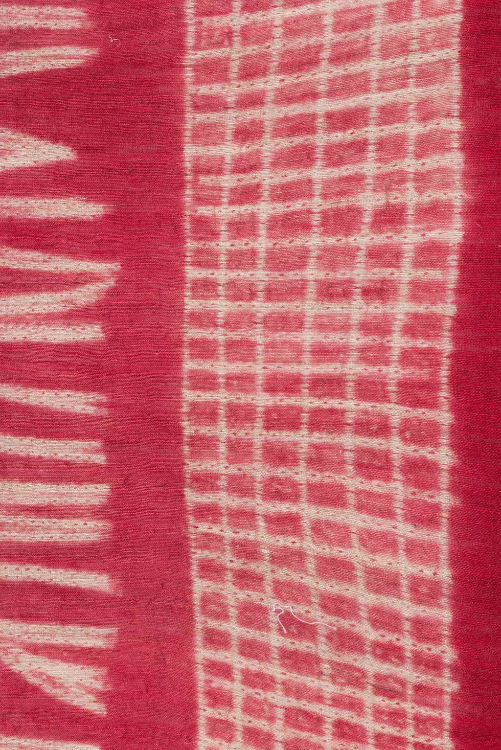 Border image of Maroon Dual Tone Tussar Saree with Printed design on the body and Plain Border. 