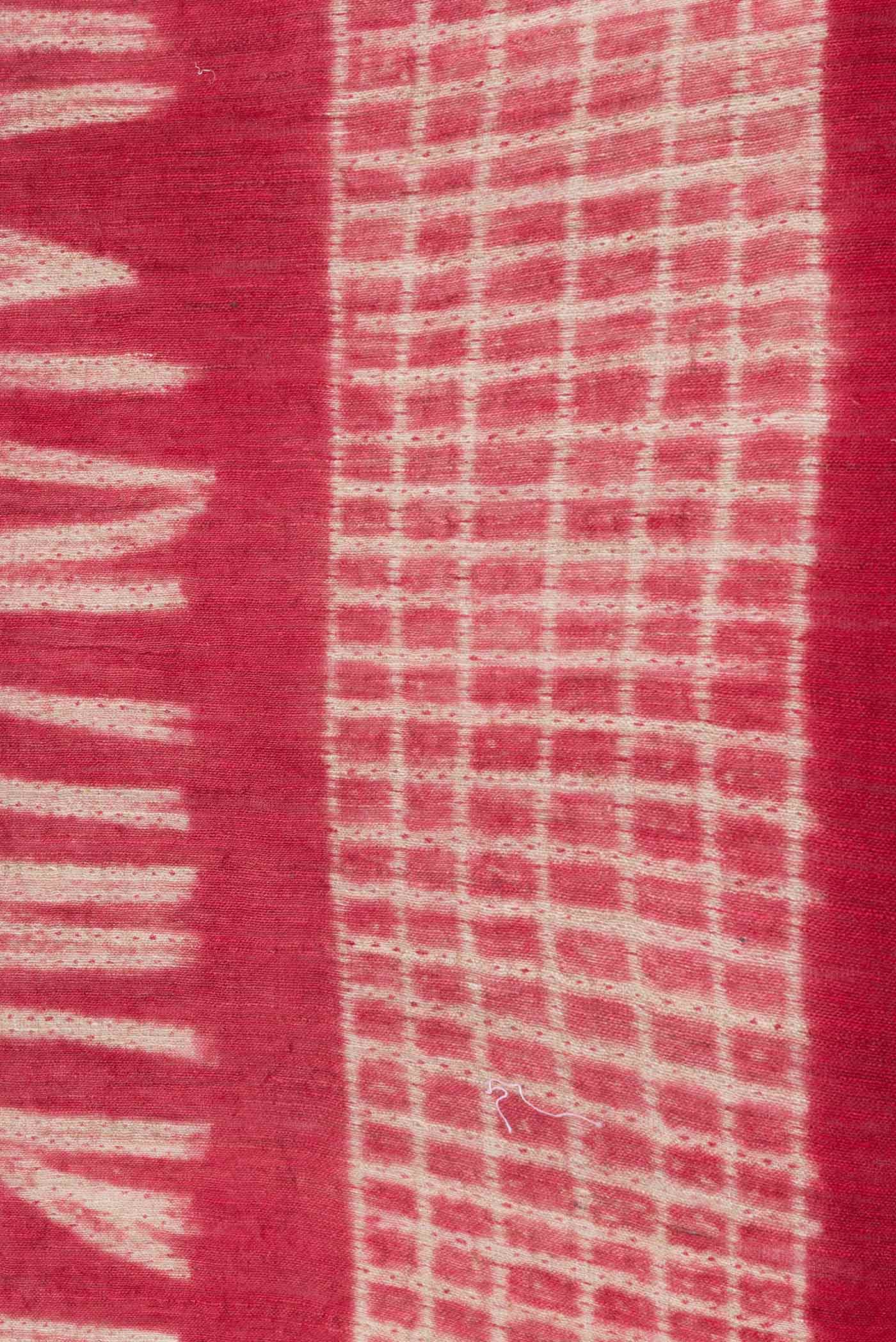 Border image of Maroon Dual Tone Tussar Saree with Printed design on the body and Plain Border. 