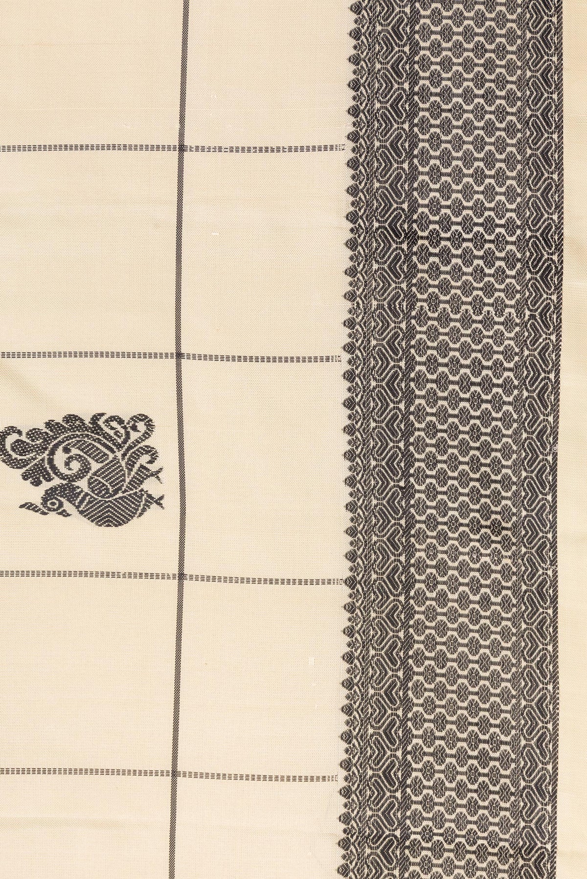 Border image of Pure Silk Beige Dual Tone Kanchipuram Saree with Checked design on the body and Thread Border. 