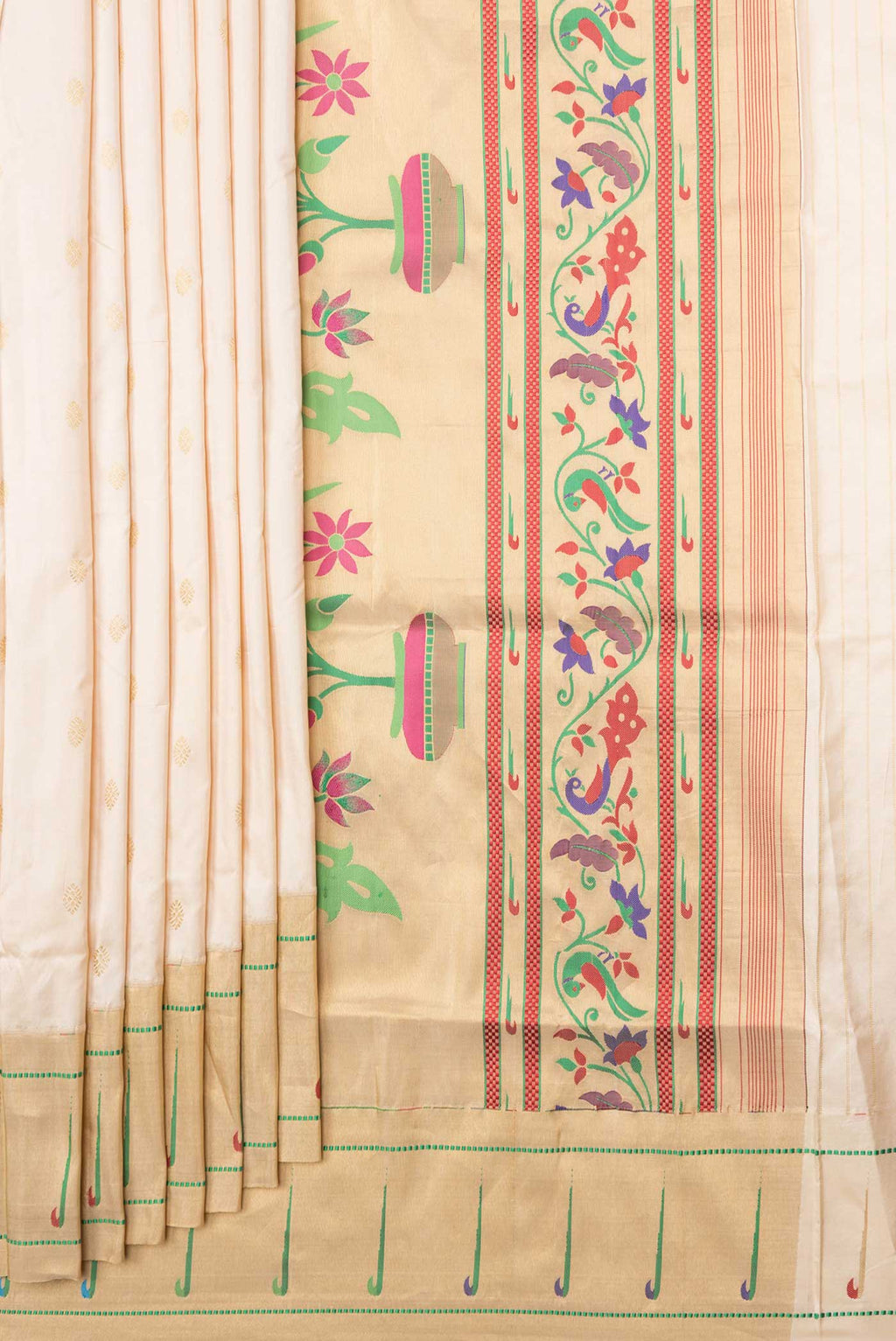 Pleats and pallu of Cream Paithani Silk Saree with Zari Butta on the body and Paithani Border