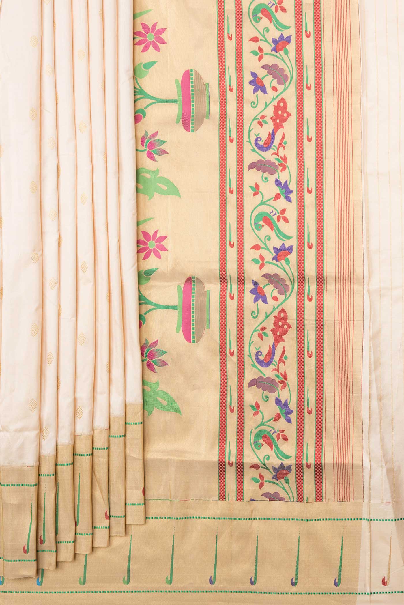 Pleats and pallu of Cream Paithani Silk Saree with Zari Butta on the body and Paithani Border