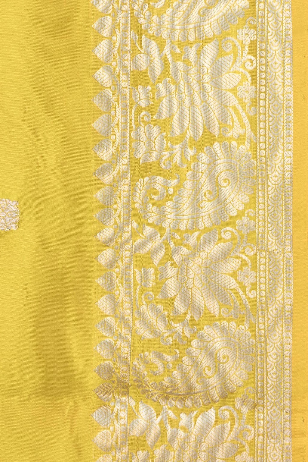 Border image of Yellow Dual Tone Banarasi Silk Saree with Zari Butta on the body and Zari Border. 