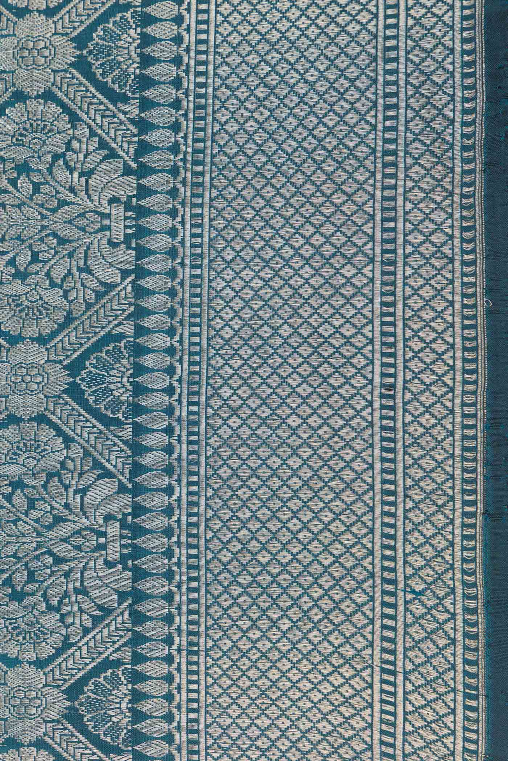 Border image of Peacock Blue Dual Tone Banarasi Silk Saree with Zari Brocade on the body and Zari Border. 