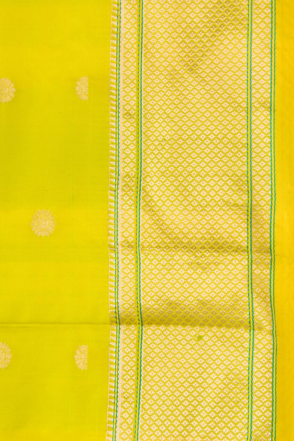 Border image of Parrot Green Dual Tone Paithani Silk Saree with Zari Butta on the body and Zari Border. 