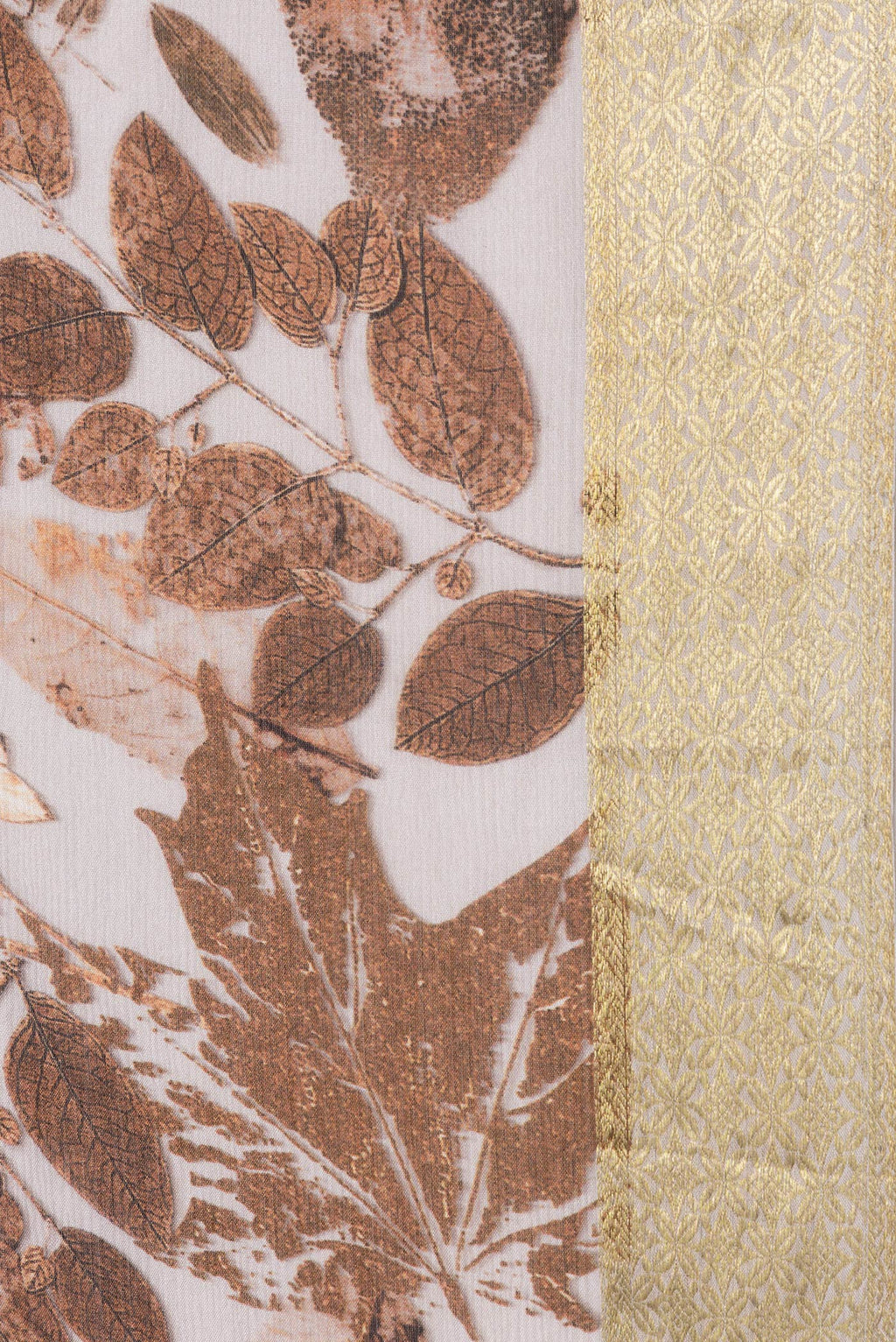 Border image of Grey Dual Tone Mysore Chiffon Saree with Printed design on the body and Zari Border. 