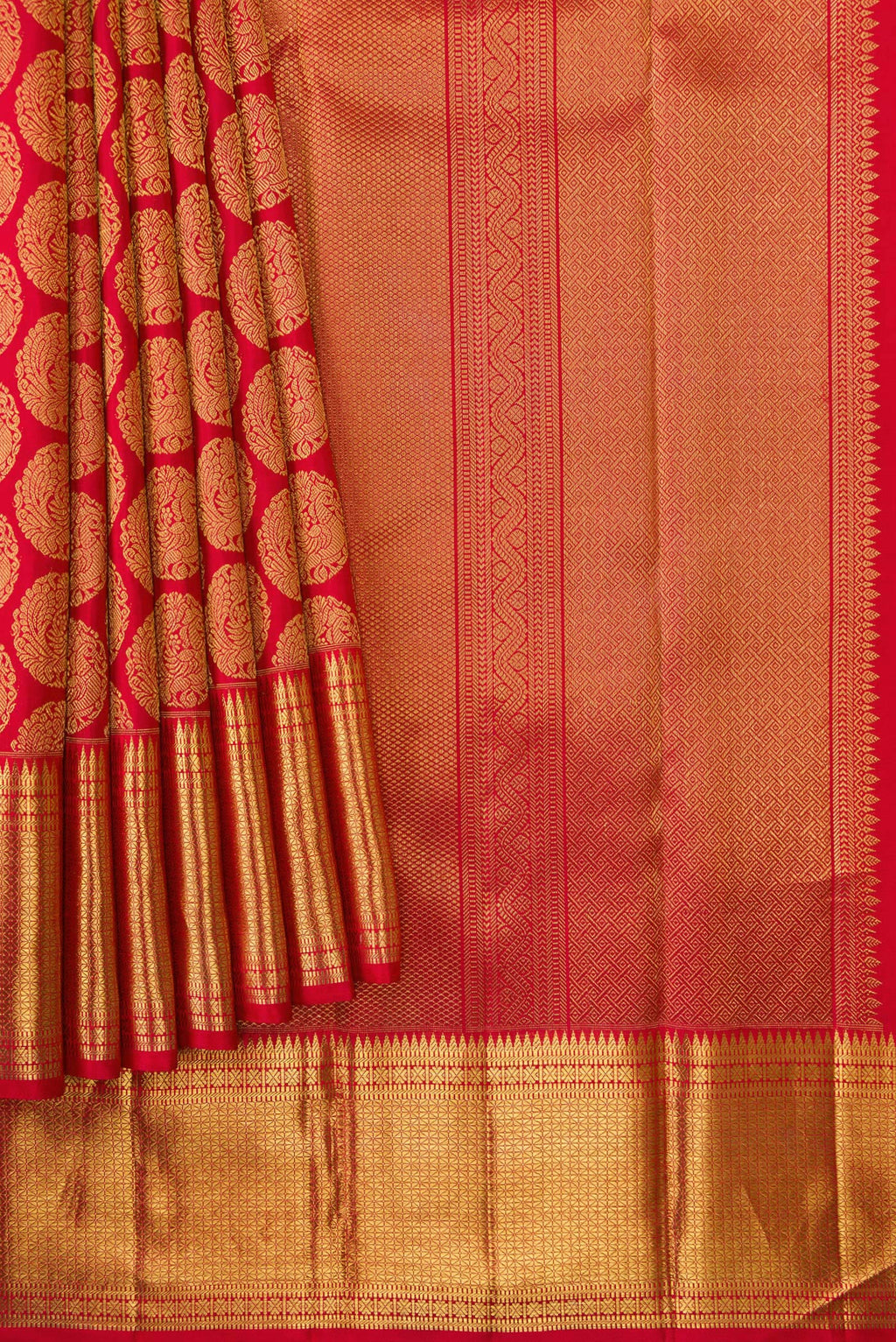 Pleats and pallu of Pure Silk Pure Zari Red Dual Tone Kanjivaram Saree with Zari Brocade on the body and Zari Border. 
