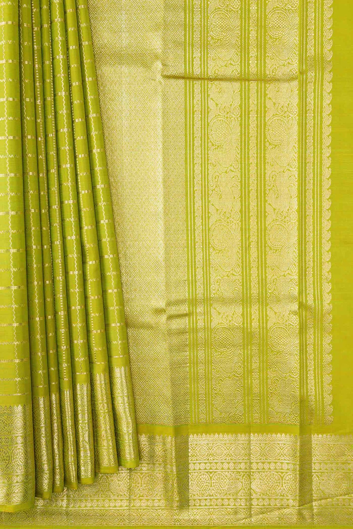 Pleats and pallu of Parrot Green Kanchipuram Silk Saree with Checked design on the body and Zari Border