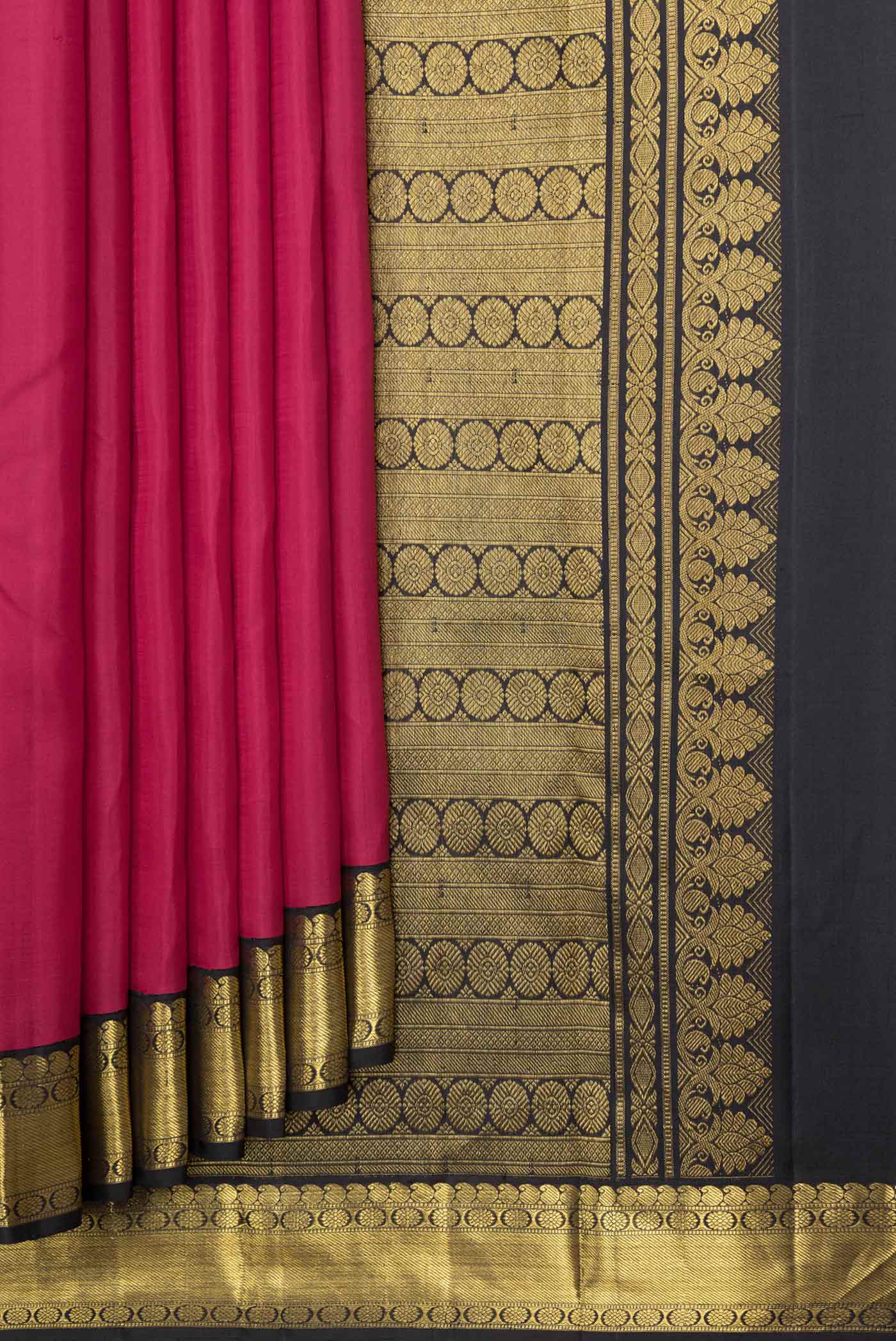 Pleats and pallu of Pink Dual Tone Kanchipuram Silk Saree with Plain Body and Zari Border