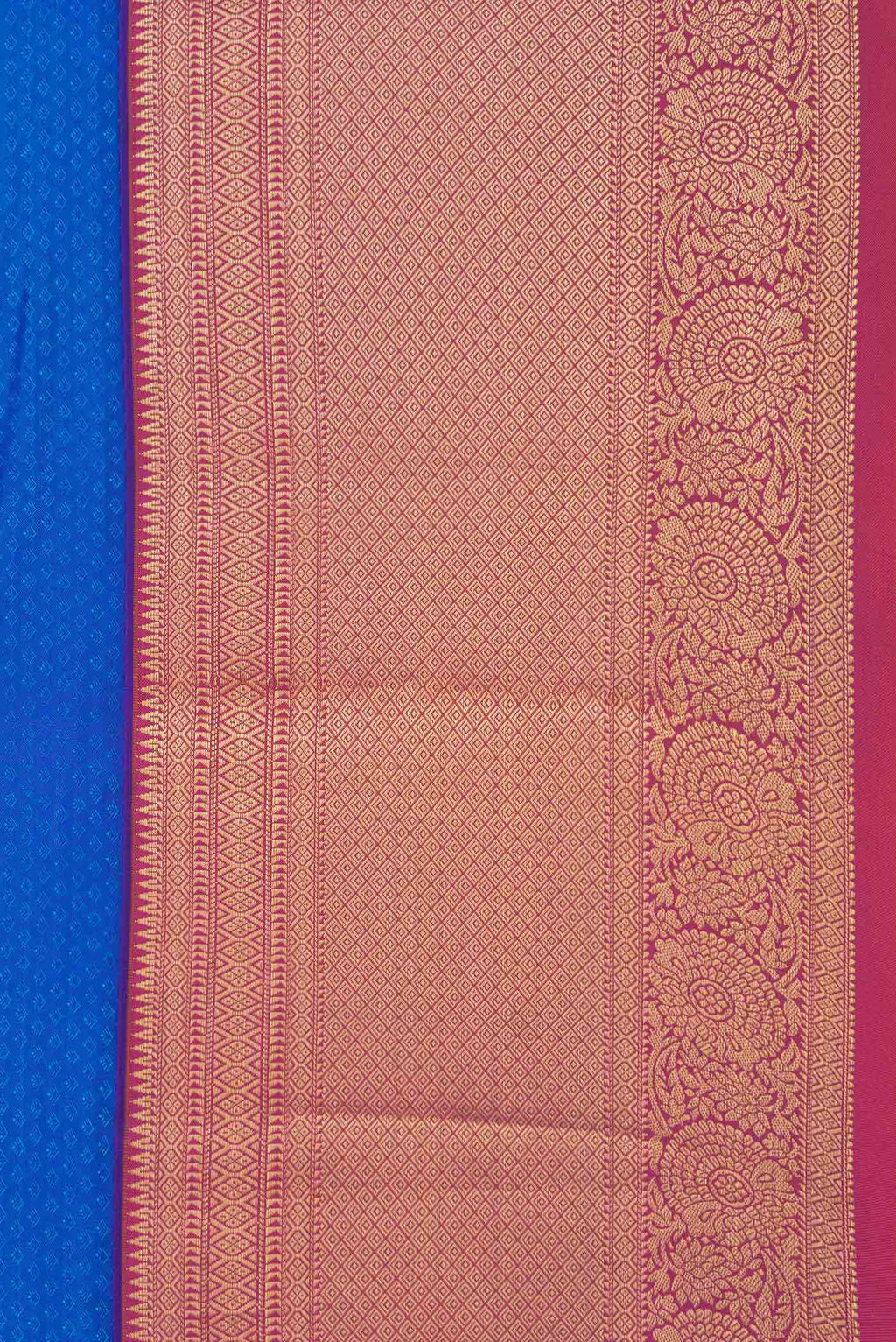 Border image of Peacock Blue Dual Tone Kanchipuram Saree with Jacquard design on the body and Zari Border