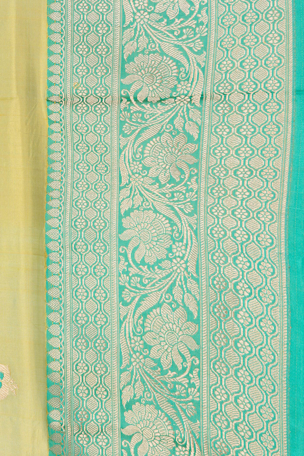 Border image of Pista Green Dual Tone Banarasi Silk Saree with Zari And Thread Butta on the body and Zari Border. 