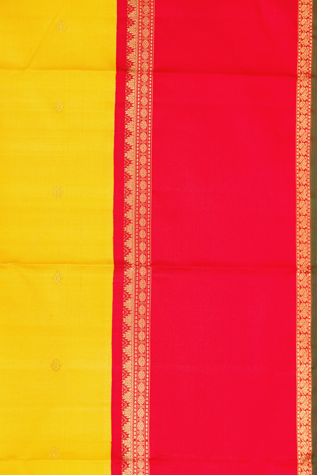 Border image of Yellow Dual Tone Kanjivaram Silk Saree with Zari Butta on the body and Zari Border. 