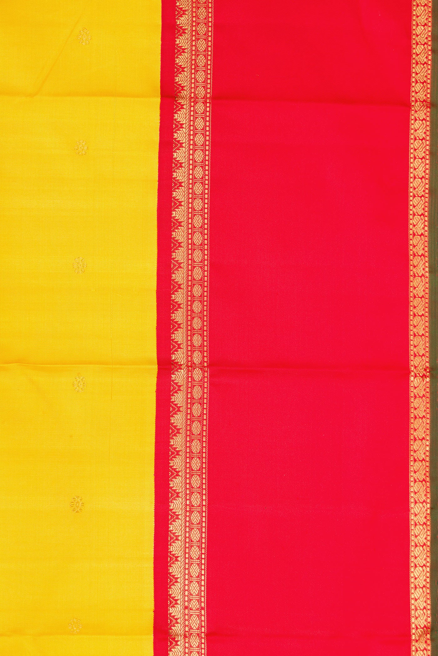 Border image of Yellow Dual Tone Kanjivaram Silk Saree with Zari Butta on the body and Zari Border. 
