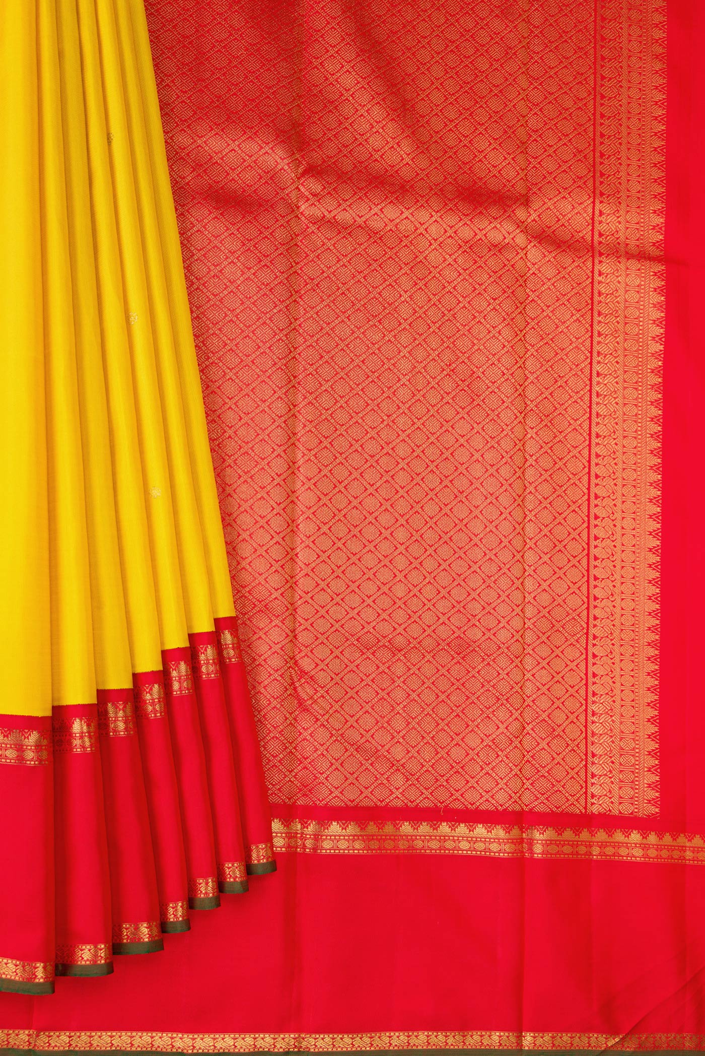Pleats and pallu of Yellow Dual Tone Kanjivaram Silk Saree with Zari Butta on the body and Zari Border. 