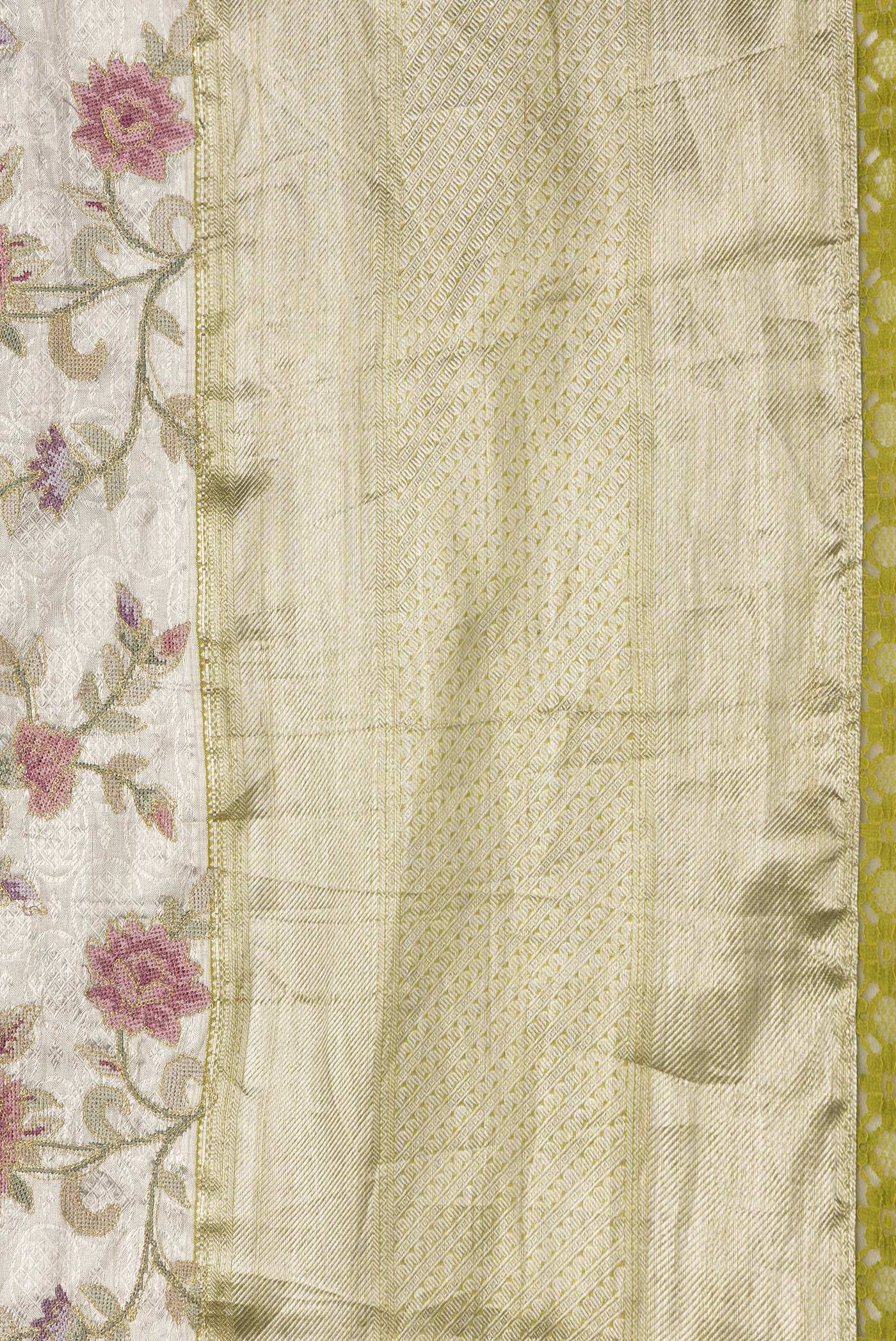 Border image of Gold Dual Tone Organza Silk Saree with Zari Brocade on the body and Zari Border. 
