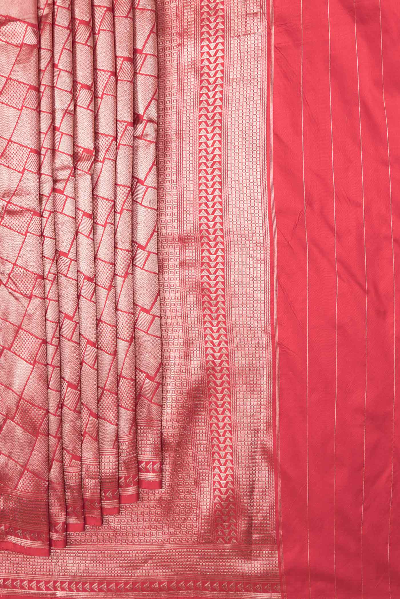 Pleats and pallu of Red Dual Tone Banarasi Silk Saree with Zari Brocade on the body and Zari Border. 