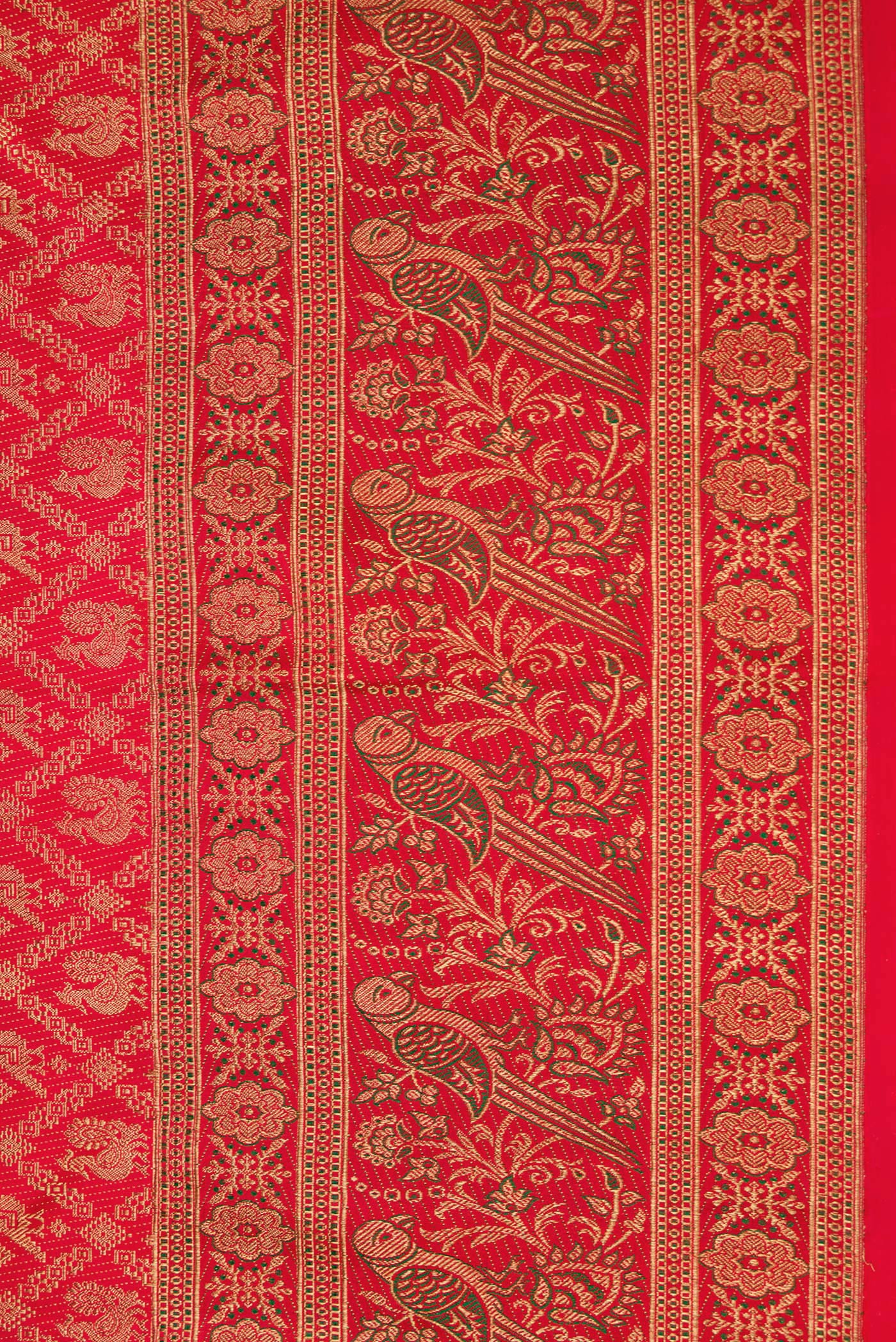 Border image of Pure Silk Pure Zari Red Dual Tone Kanjivaram Saree with Zari Brocade on the body and Zari Border. 