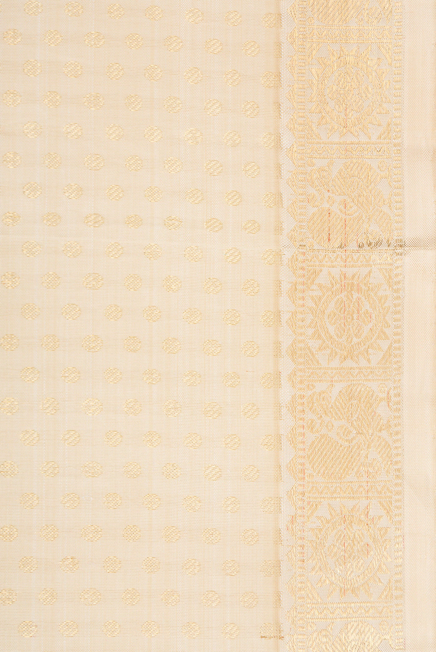 Border image of Pure Silk Pure Zari Off White Dual Tone Kanjivaram Saree with Zari Brocade on the body and Zari Border. 