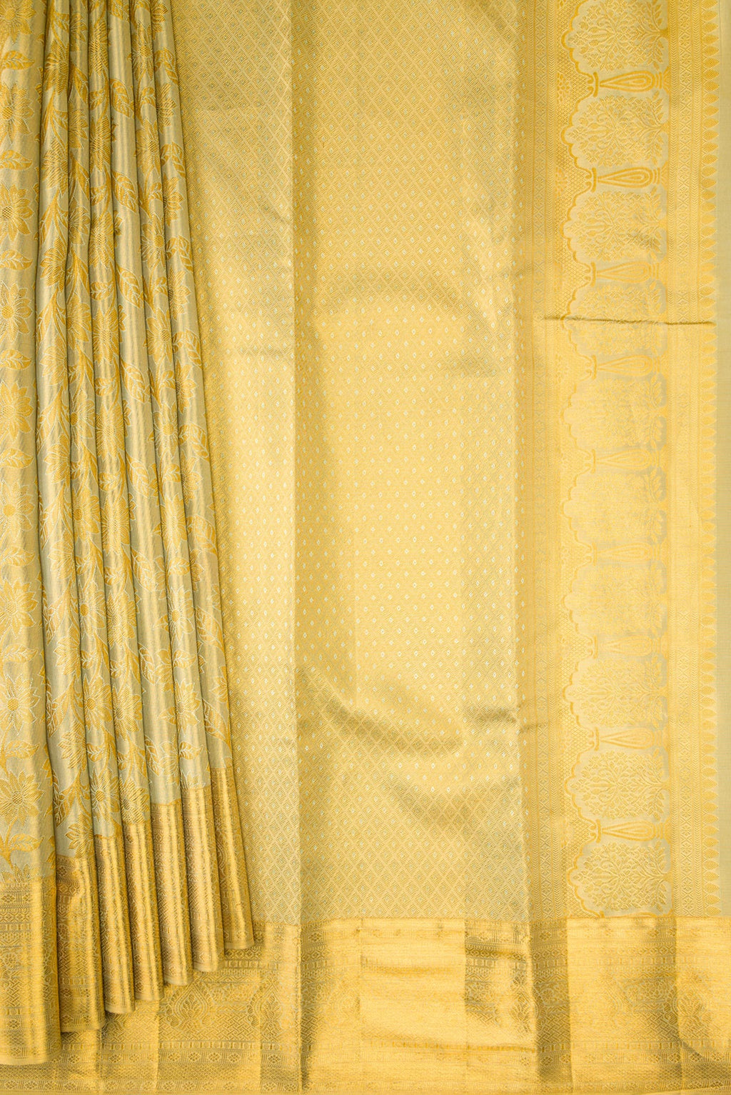 Pleats and pallu of Pista Green Dual Tone Kanchipuram Tissue Silk Saree with Zari Brocade on the body and Zari Border. 