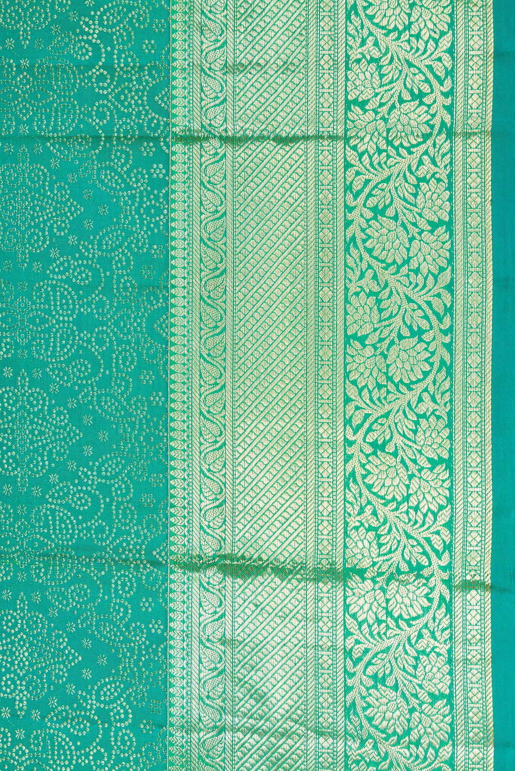 Border image of Green Dual Tone Kanchipuram Silk Saree with Zari Brocade on the body and Zari Border. 