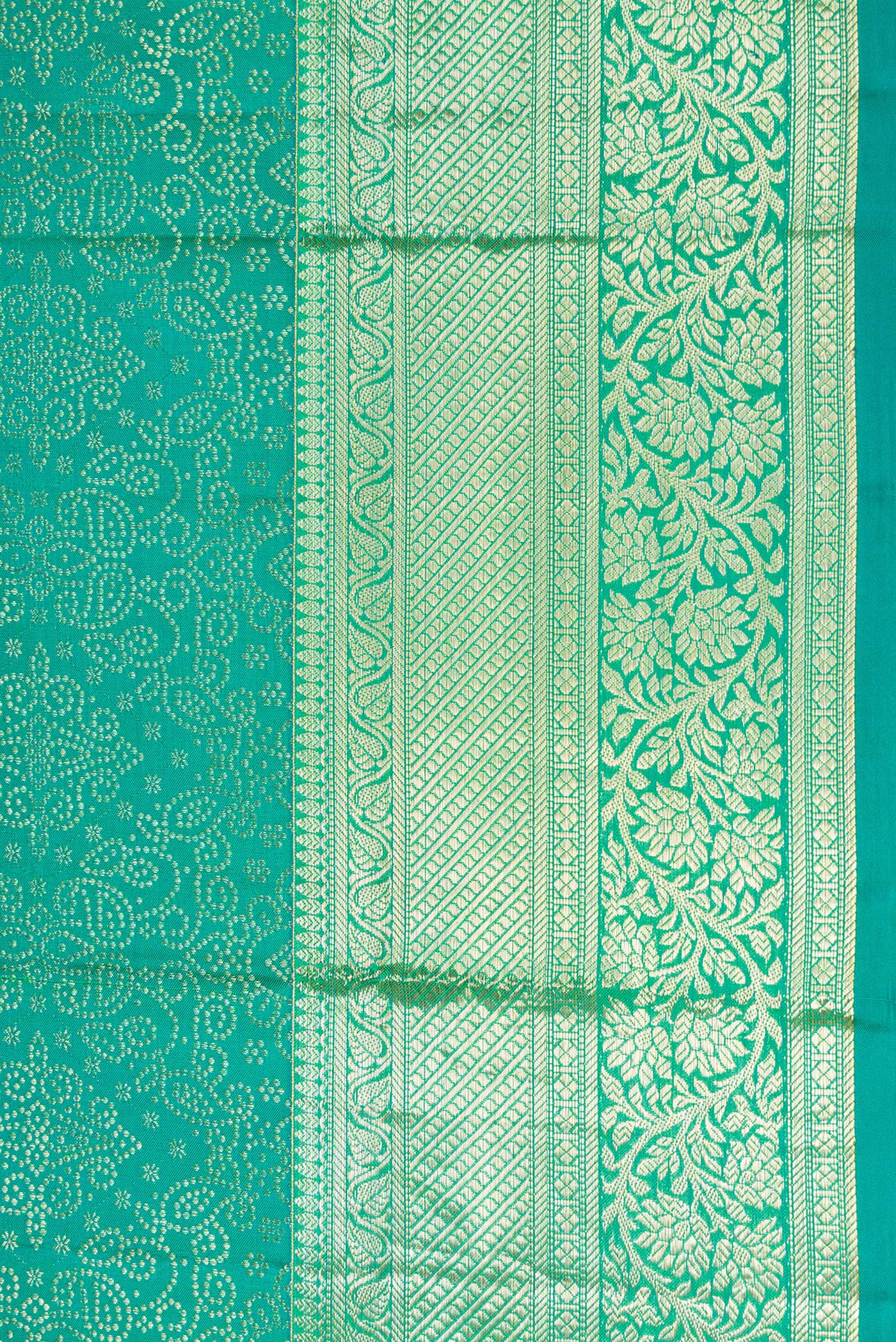 Border image of Green Dual Tone Kanchipuram Silk Saree with Zari Brocade on the body and Zari Border. 