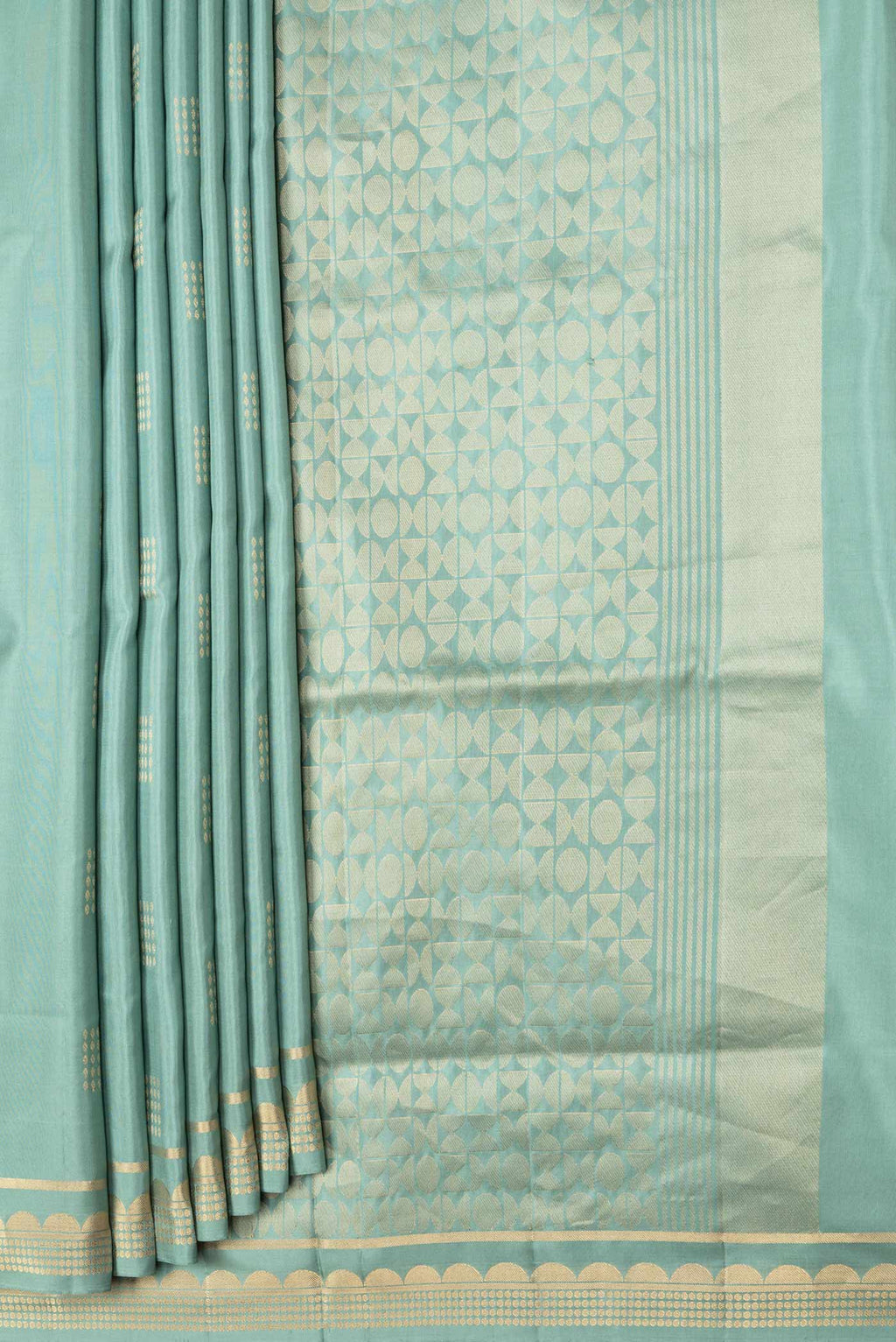 Pleats and pallu of Sea Green Dual Tone Soft Silk Saree with Zari Butta on the body and Zari Border. 