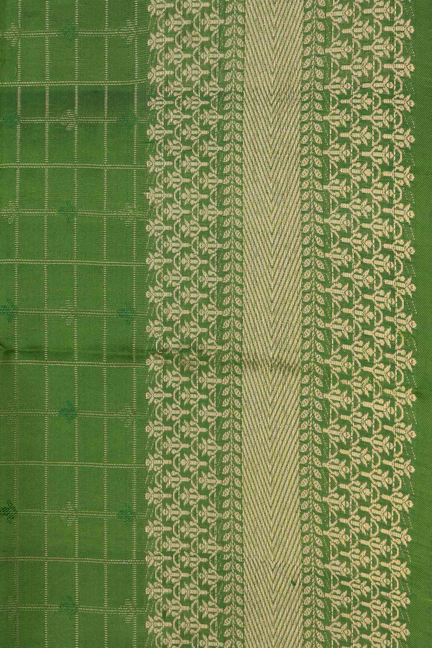 Border image of Green Dual Tone Soft Silk Saree with Checked design on the body and Thread Border. 