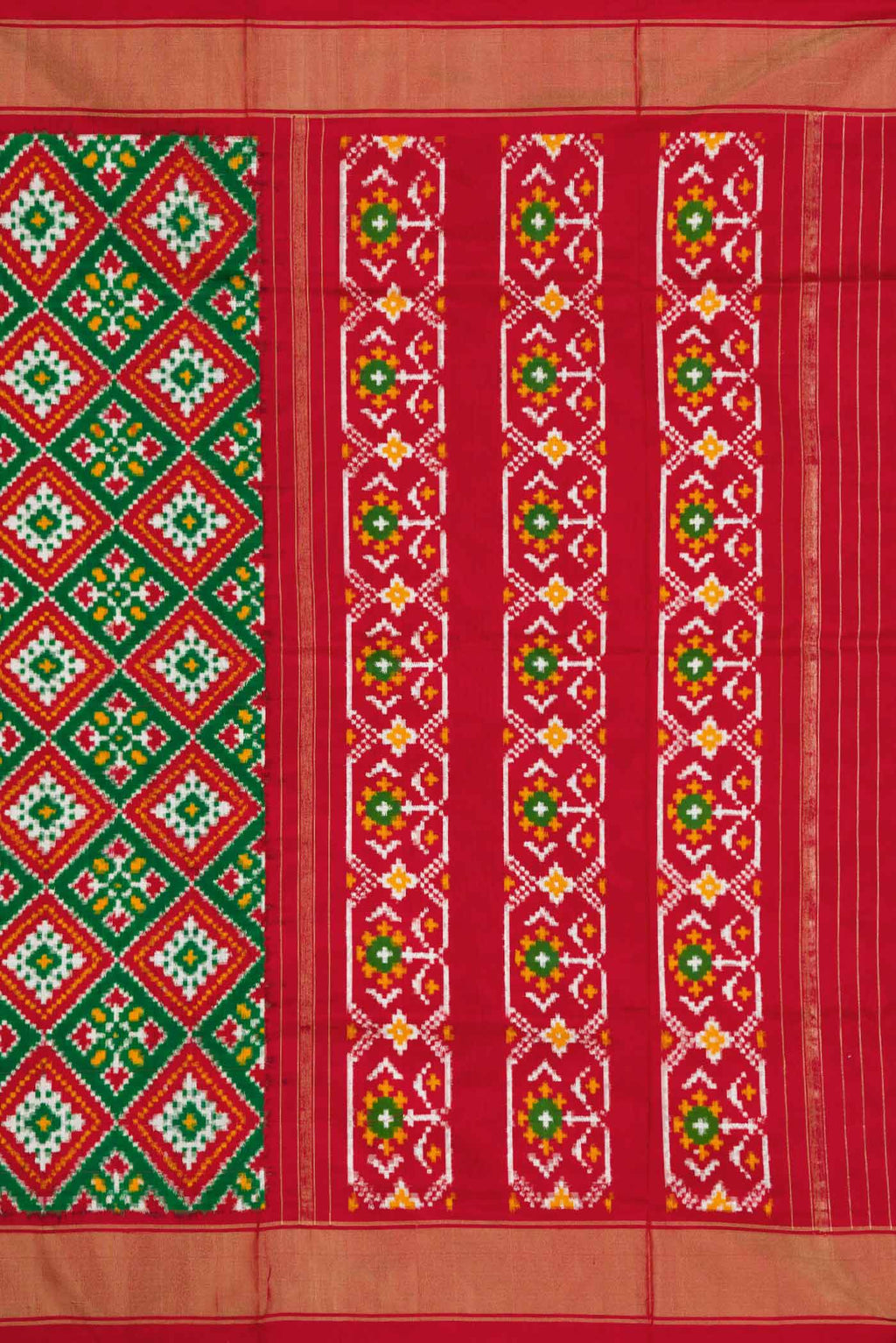 Close up image of the pallu of Green Pochampally Silk Saree with Pure Ikat on the body and Zari Border