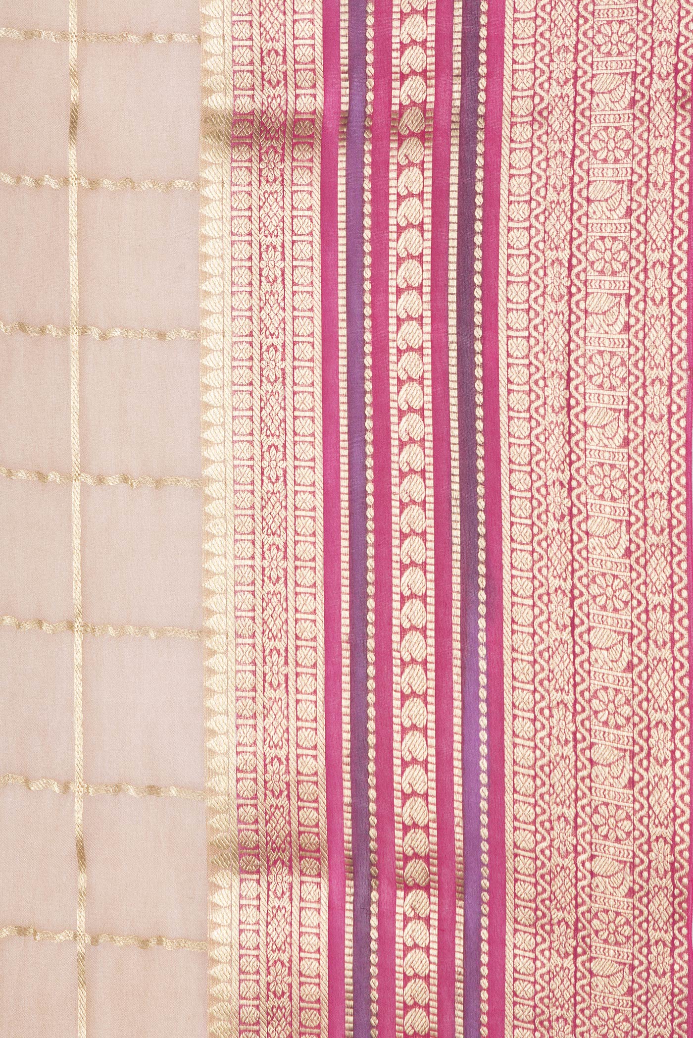 Border image of Brown Dual Tone Mysore Georgette Saree with Checked design on the body and Zari Border. 