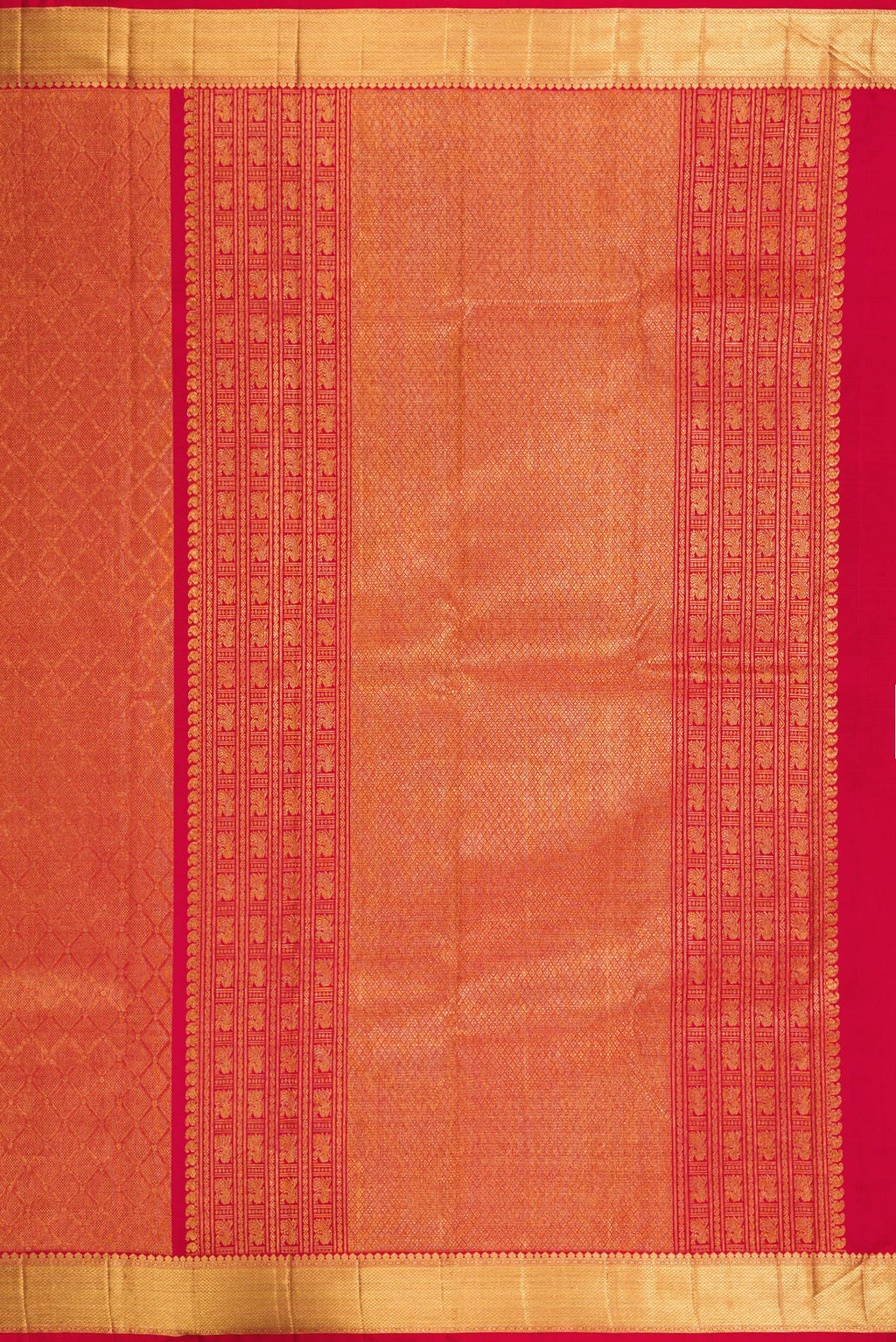 Close up image of the pallu of Maroon Dual Tone Kanchipuram Silk Saree with Zari Brocade on the body and Zari Border. 
