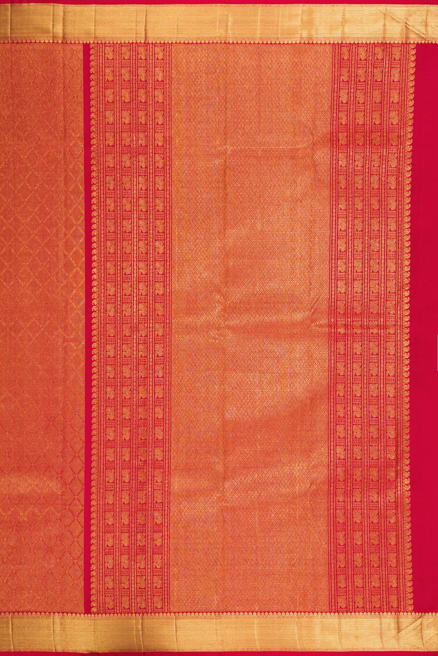 Close up image of the pallu of Maroon Dual Tone Kanchipuram Silk Saree with Zari Brocade on the body and Zari Border. 