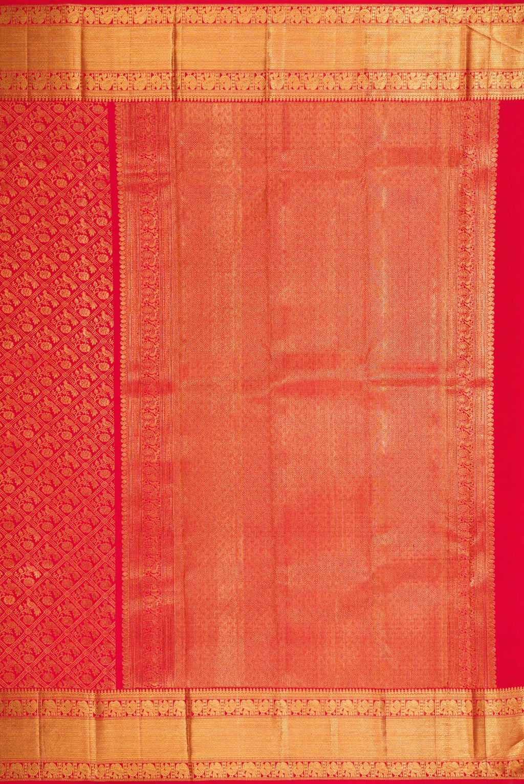 Close up image of the pallu of Red Dual Tone Kanchipuram Silk Saree with Zari Brocade on the body and Zari Border. 