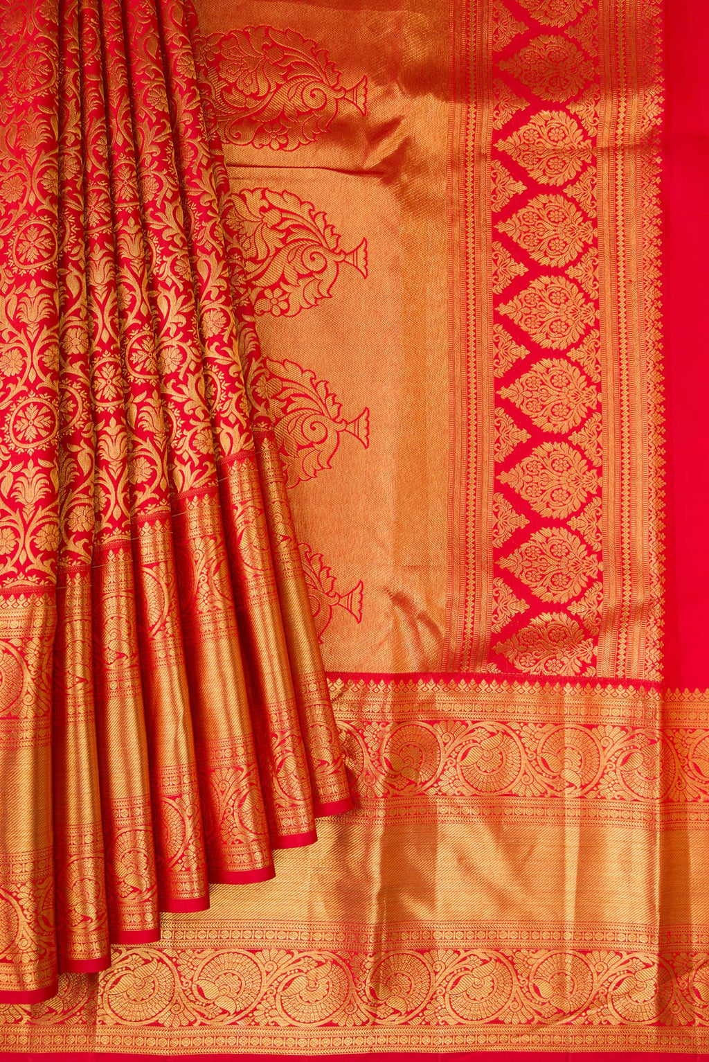 Pleats and pallu of Red Dual Tone Kanjivaram Silk Saree with Zari Brocade on the body and Zari Border. 