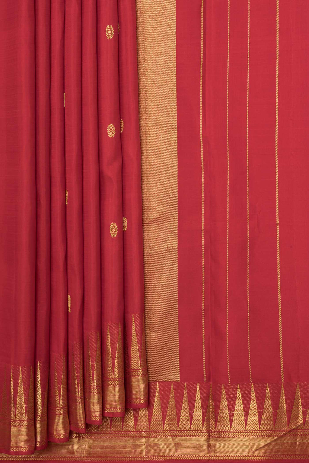 Pleats and pallu of Red Dual Tone Kanchipuram Silk Saree with Zari Butta on the body and Zari Border