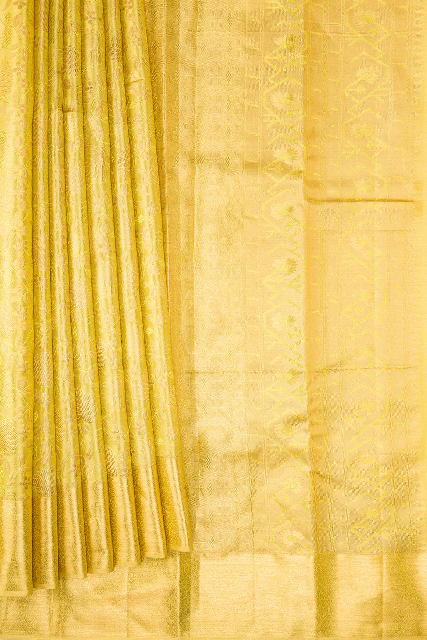 Pleats and pallu of Green Dual Tone Kanchipuram Tissue Silk Saree with Zari Brocade on the body and Zari Border. 
