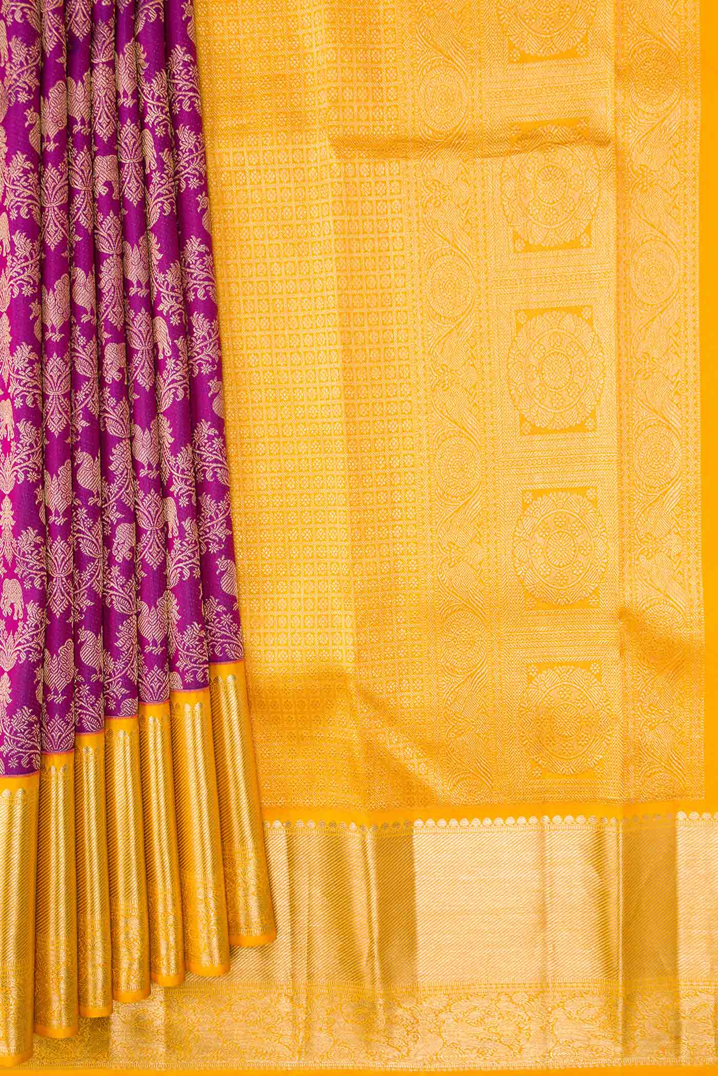 Pleats and pallu of Purple Dual Tone Kanjivaram Silk Saree with Zari Brocade on the body and Zari Border. 