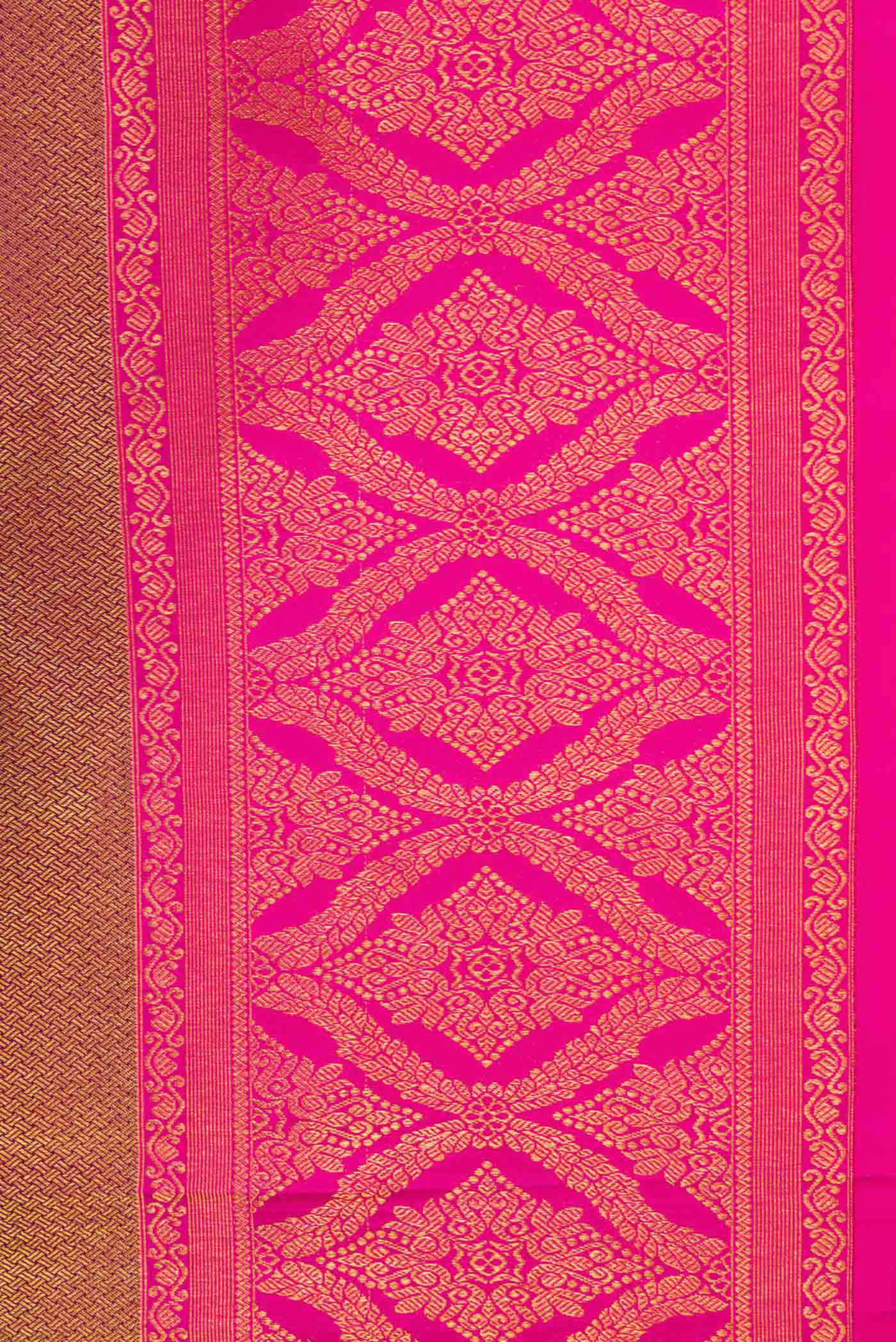 Border image of Gold Dual Tone Kanchipuram Silk Saree with Zari Brocade on the body and Zari Border