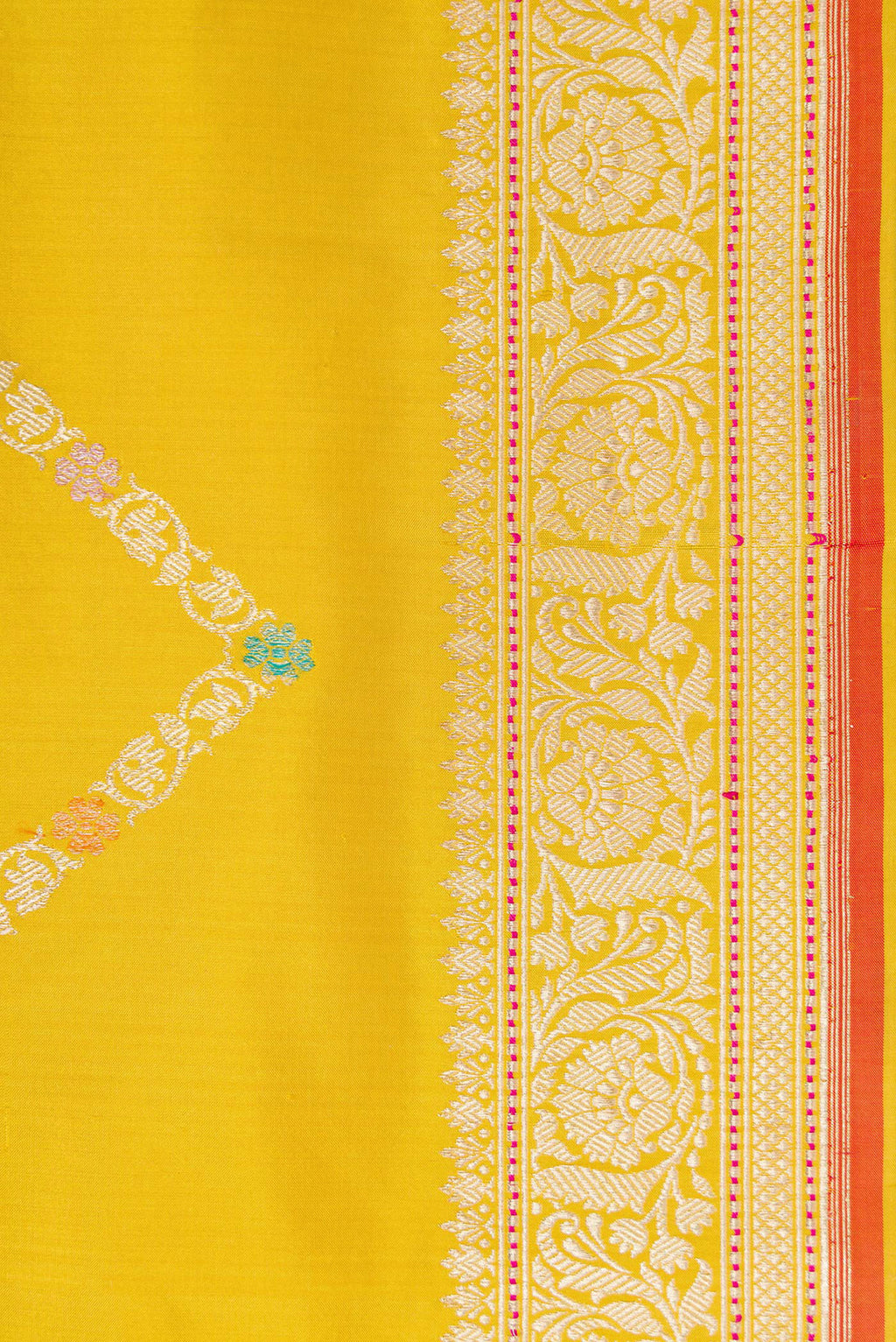 Border image of Mehandi Green Dual Tone Banarasi Silk Saree with Zari Butta on the body and Zari Border. 