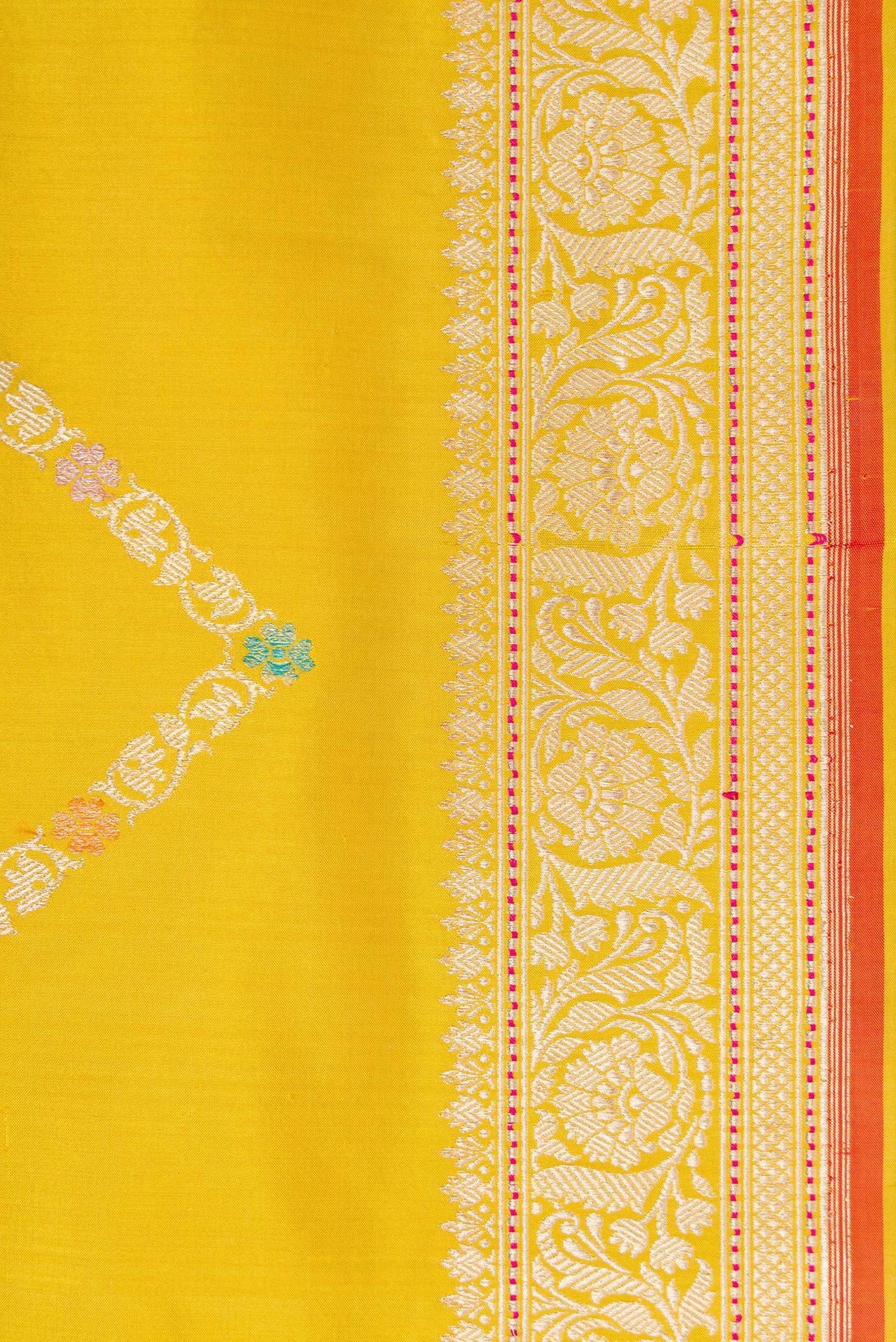 Border image of Mehandi Green Dual Tone Banarasi Silk Saree with Zari Butta on the body and Zari Border. 