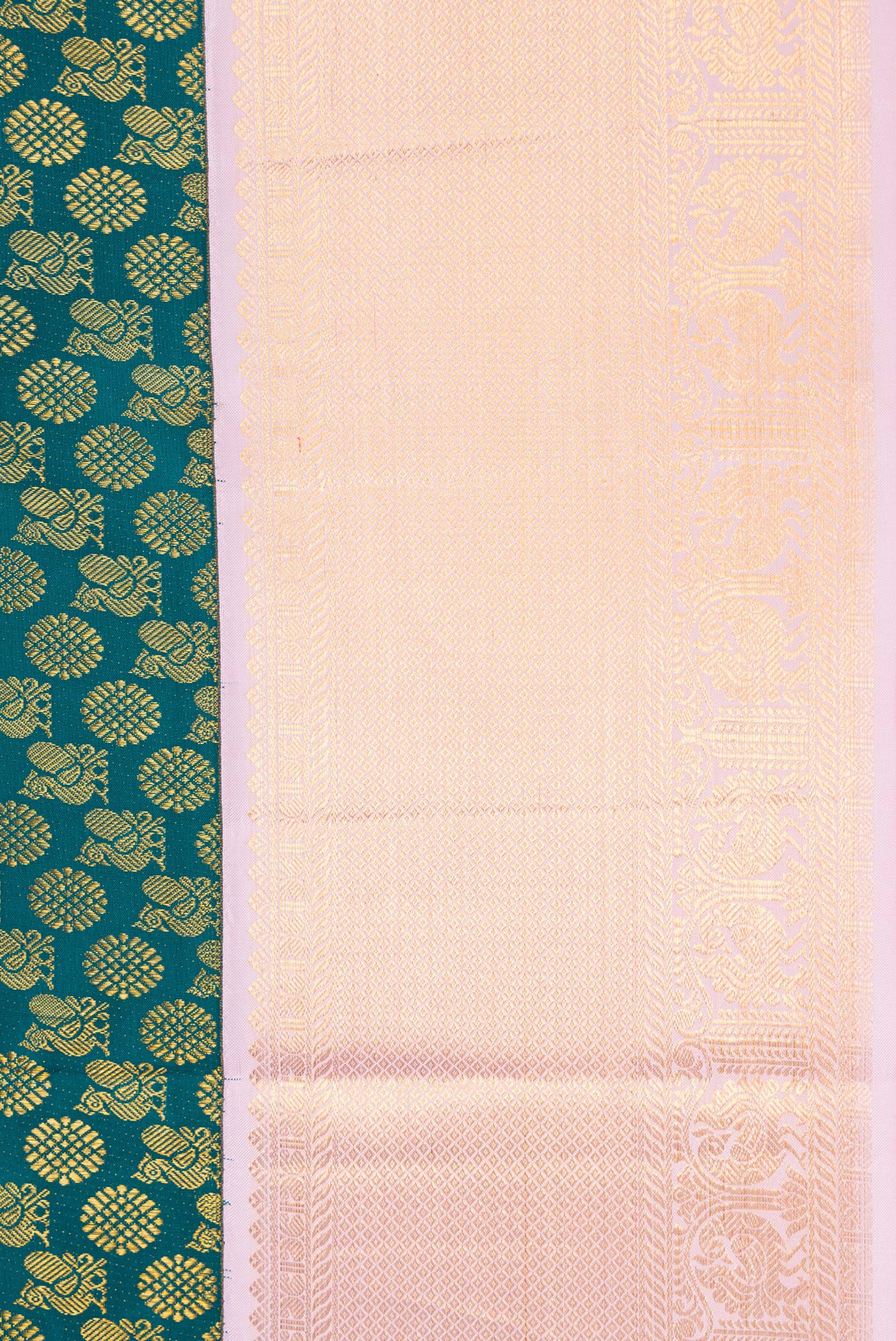 Border image of Bottle Green Dual Tone Kanchipuram Silk Saree with Zari Brocade on the body and Zari Border. 