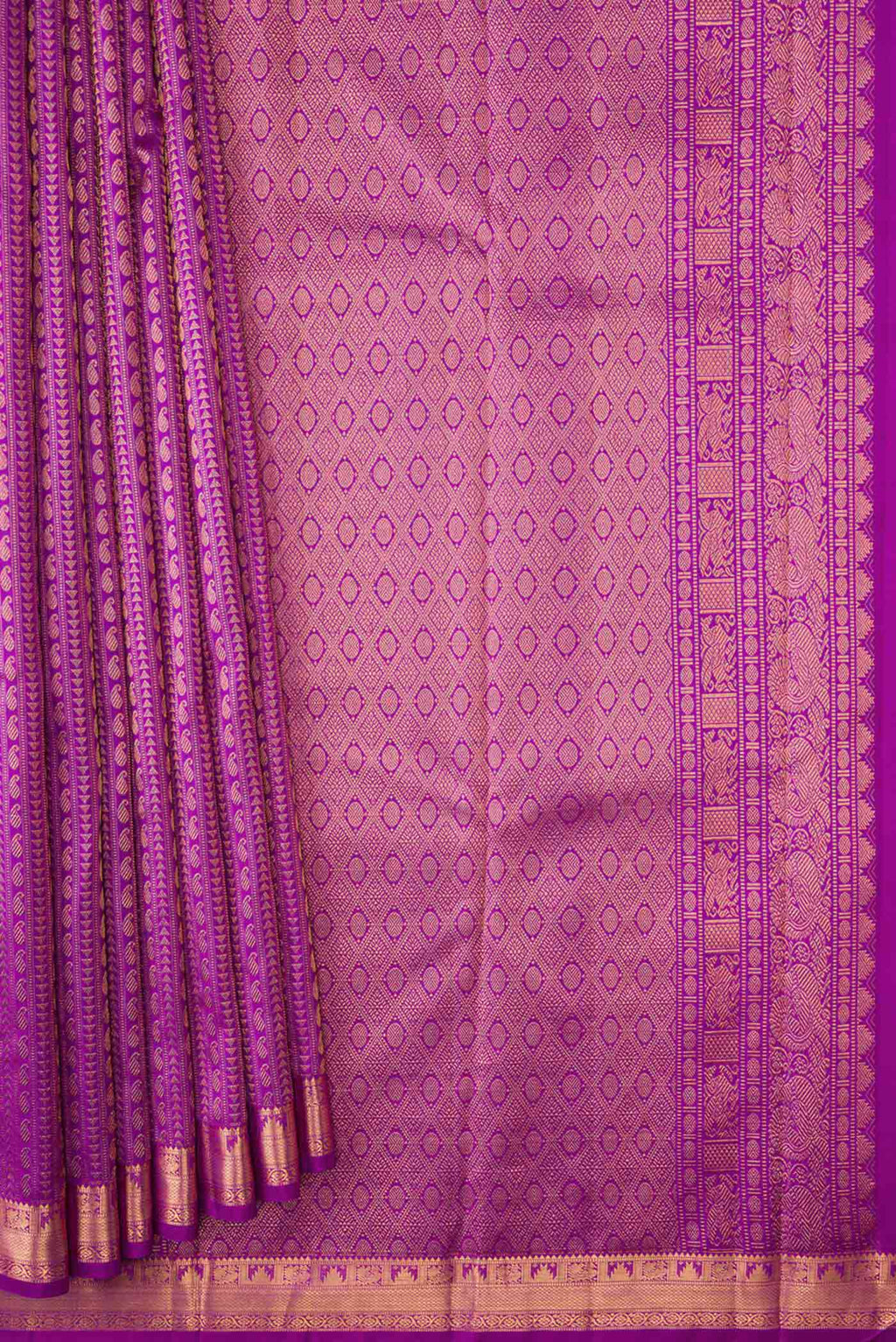 Pleats and pallu of Purple Dual Tone Kanchipuram Silk Saree with Zari Brocade on the body and Zari Border
